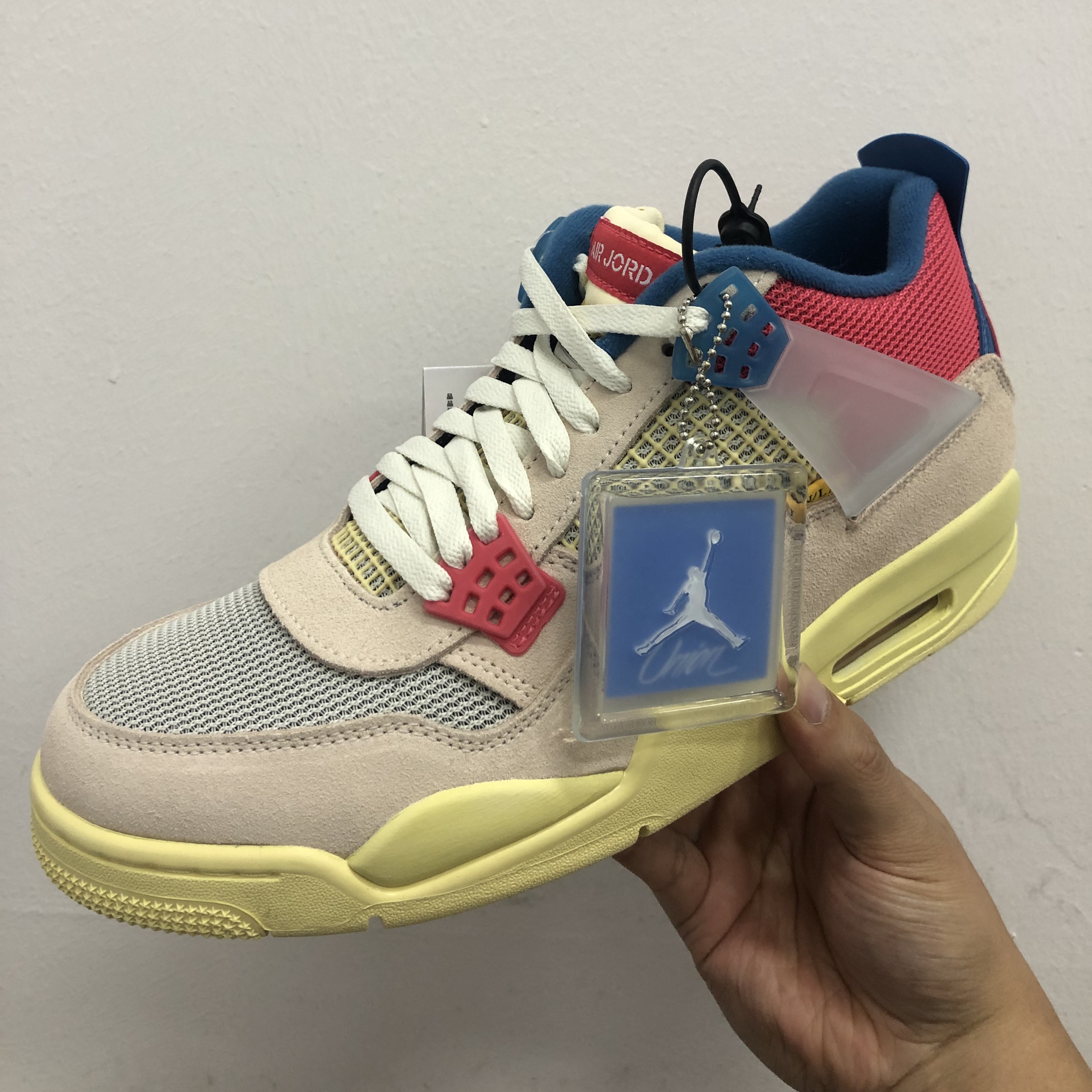 Jordan 4 x Union Retro Guava Ice 착용 스타일