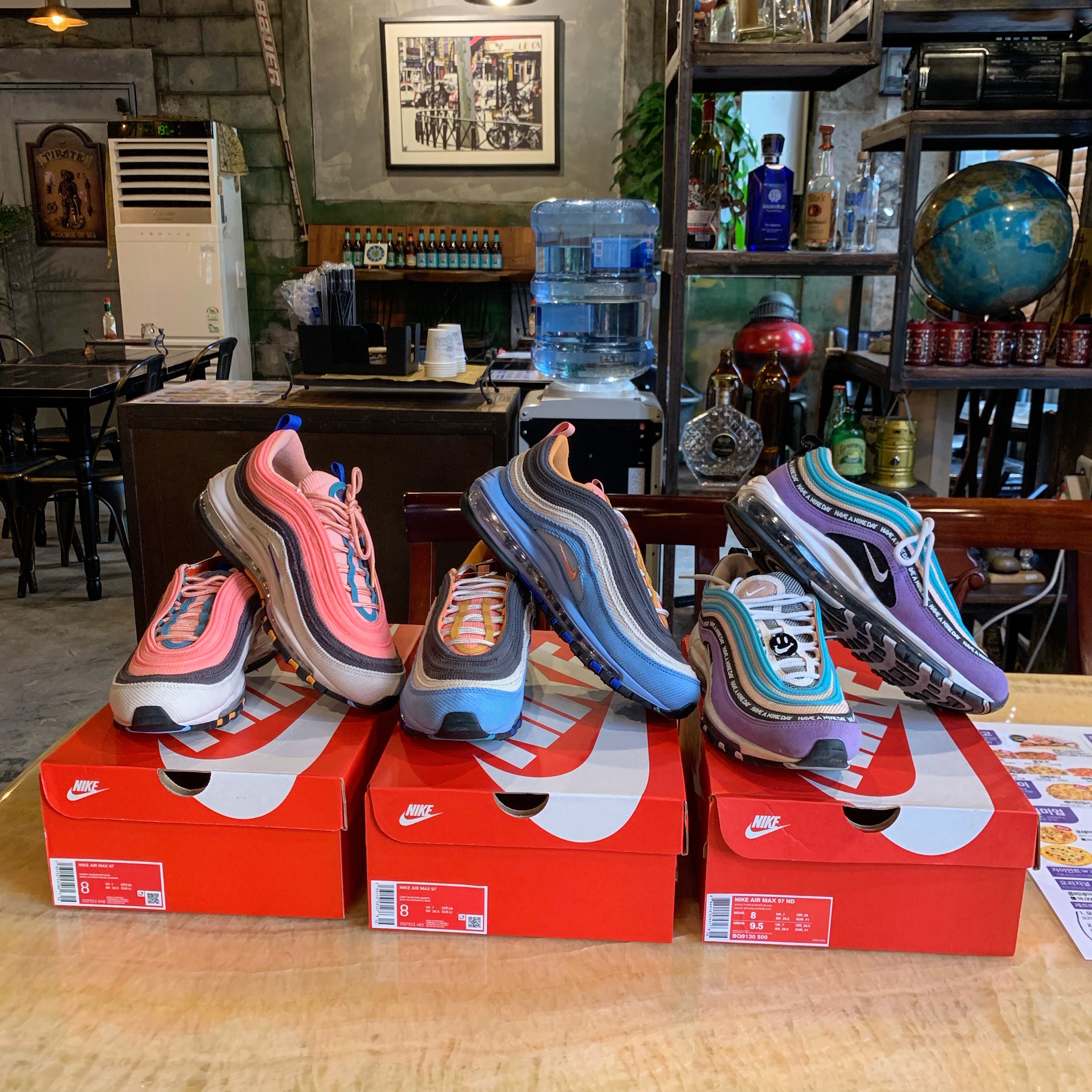 Nike Air Max 97 Corduroy Desert Sand, Nike Air Max 97 Corduroy Light Blue 착용 스타일