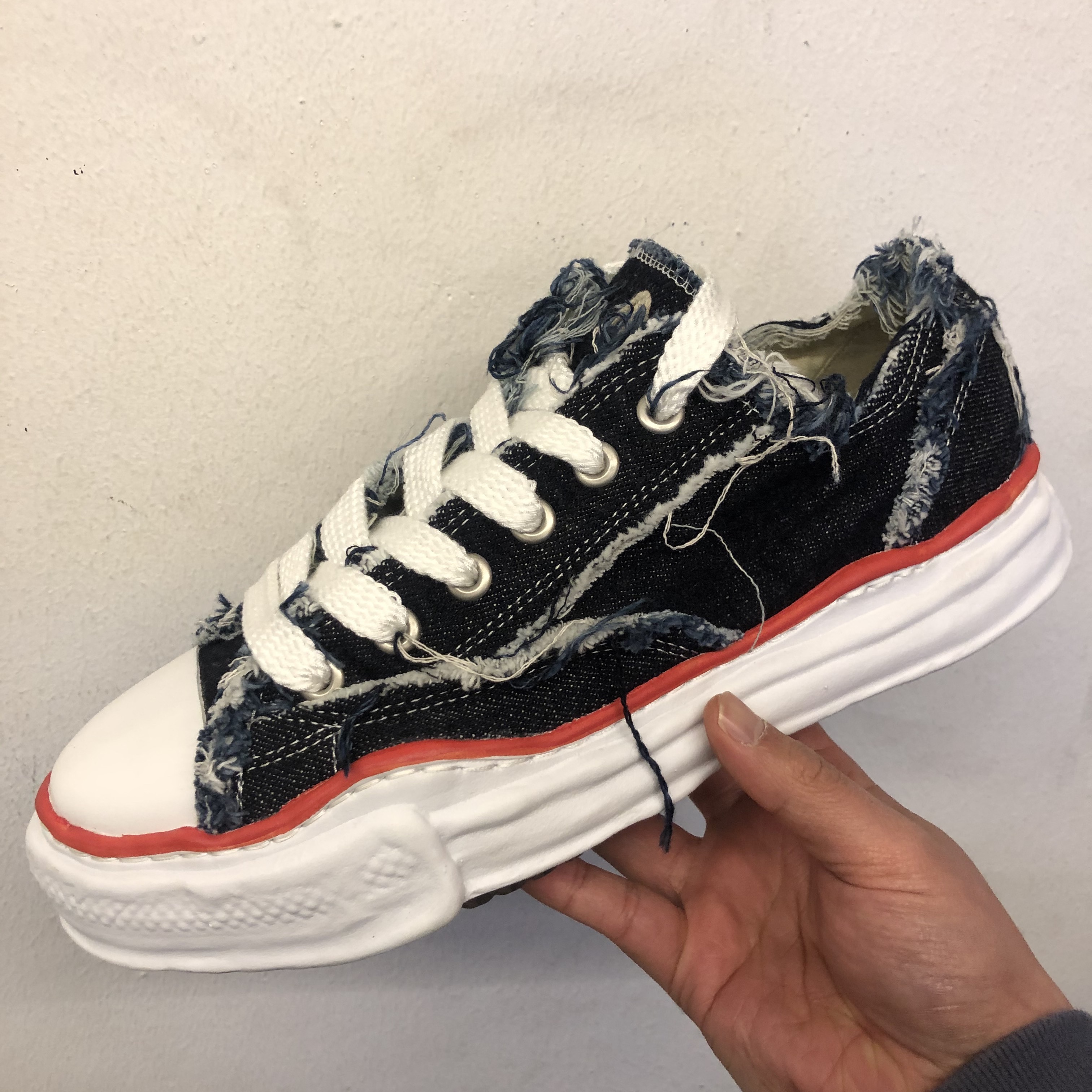 Maison Mihara Yasuhiro x Nigel Cabourn Low Cut Sneakers One Wash 12oz Denim 착용 스타일