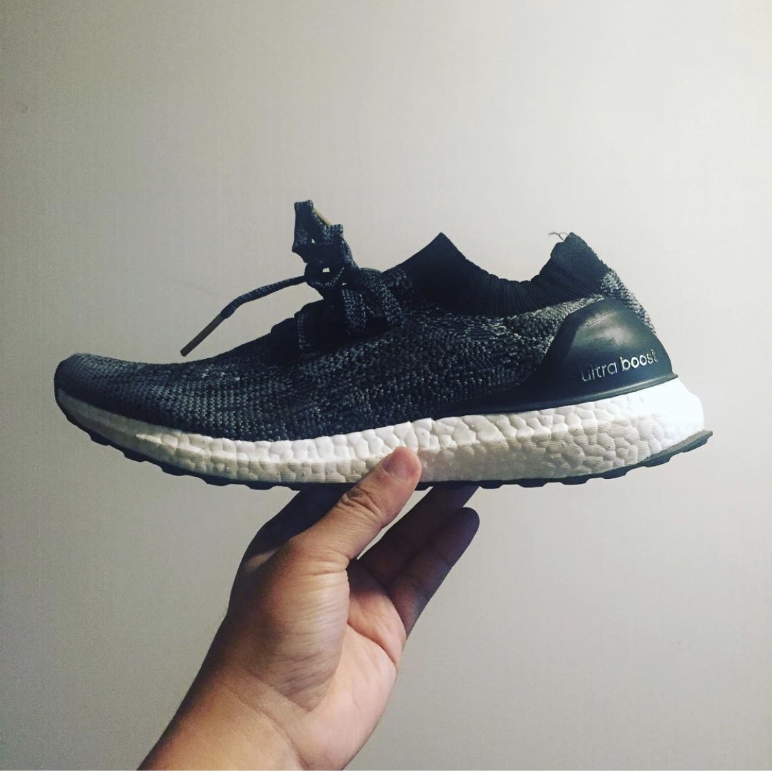 Adidas Ultraboost Uncaged White Tint 착용 스타일