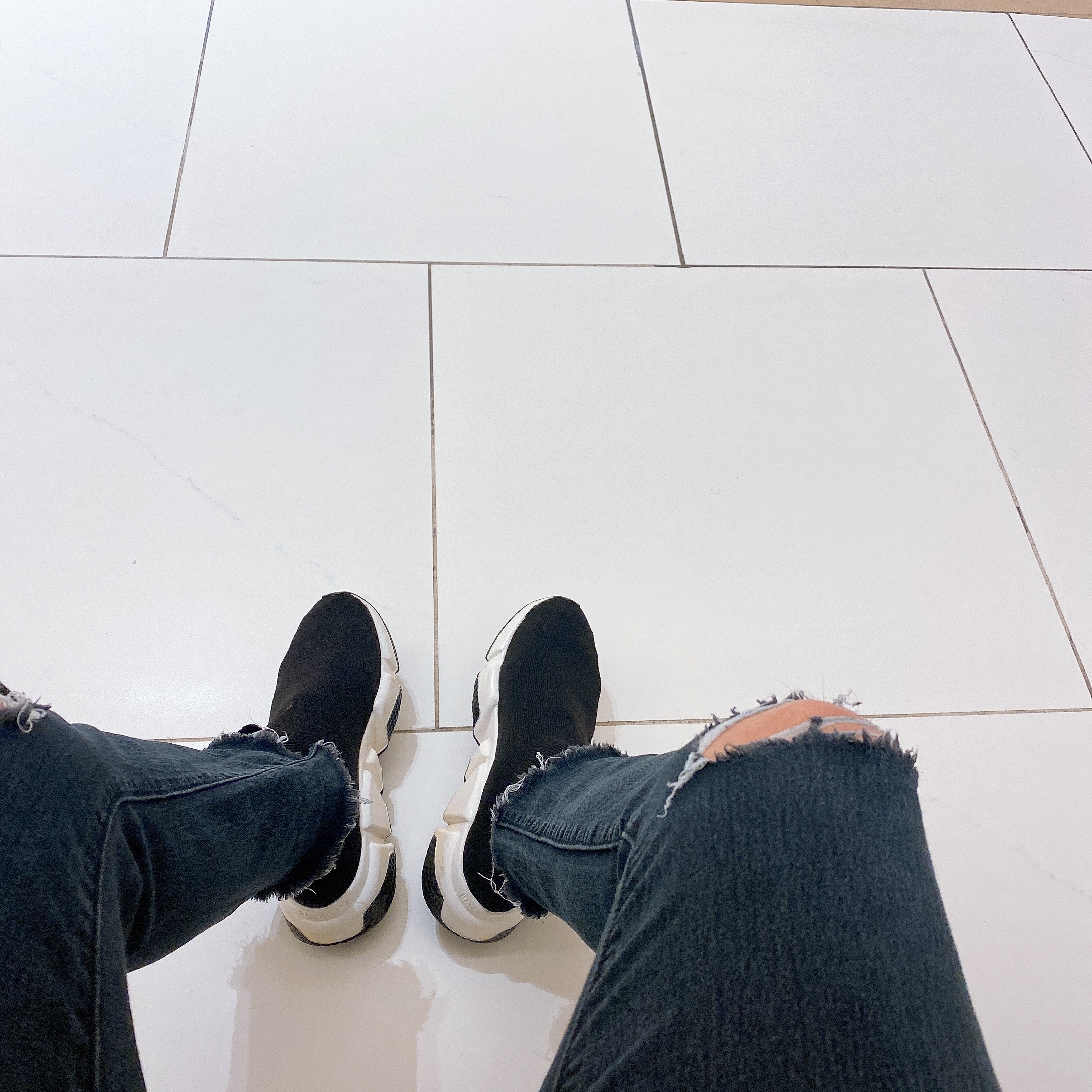 Balenciaga Speed Trainer Black White 2019 착용 스타일