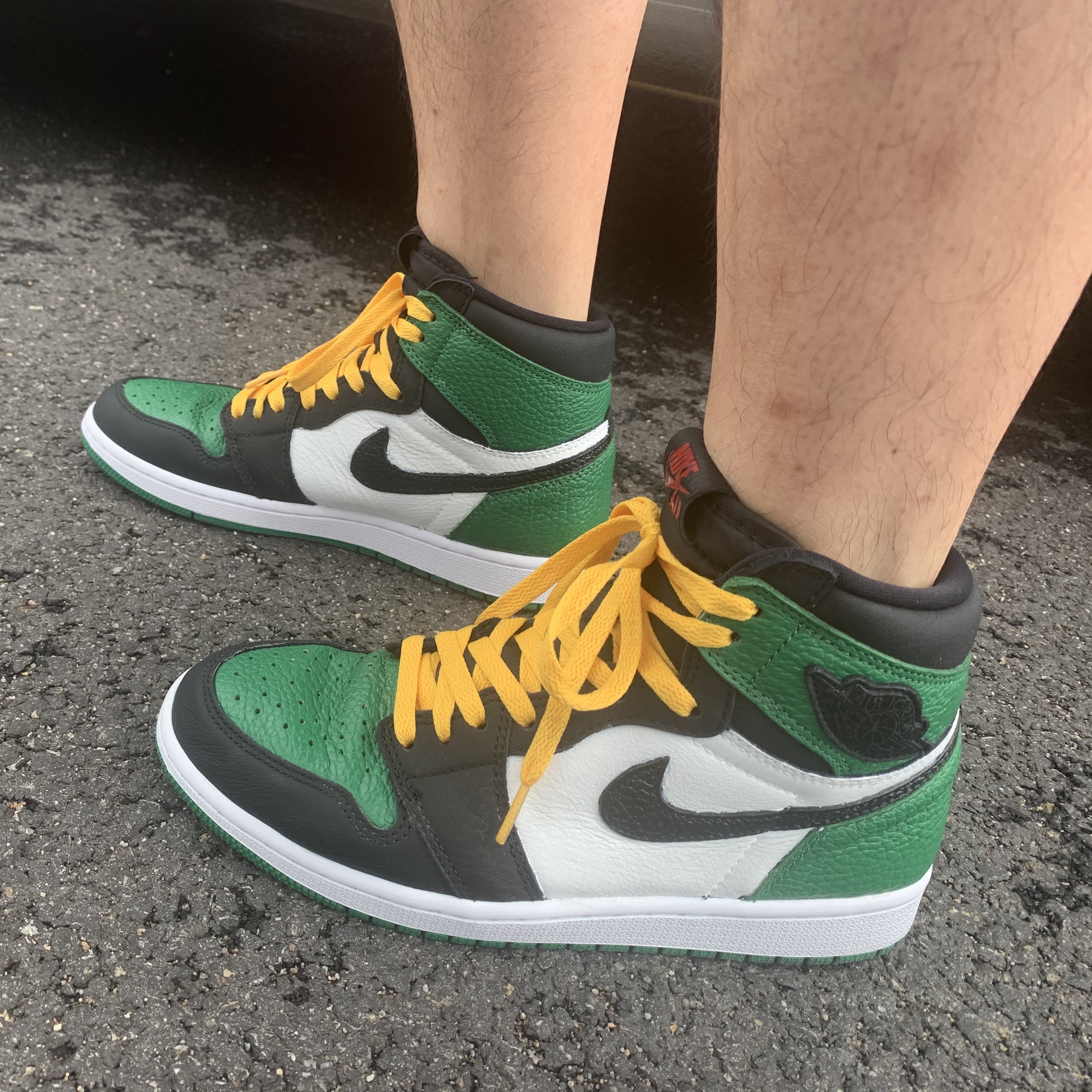 Jordan 1 Retro High OG Pine Green Black 착용 스타일 - 1