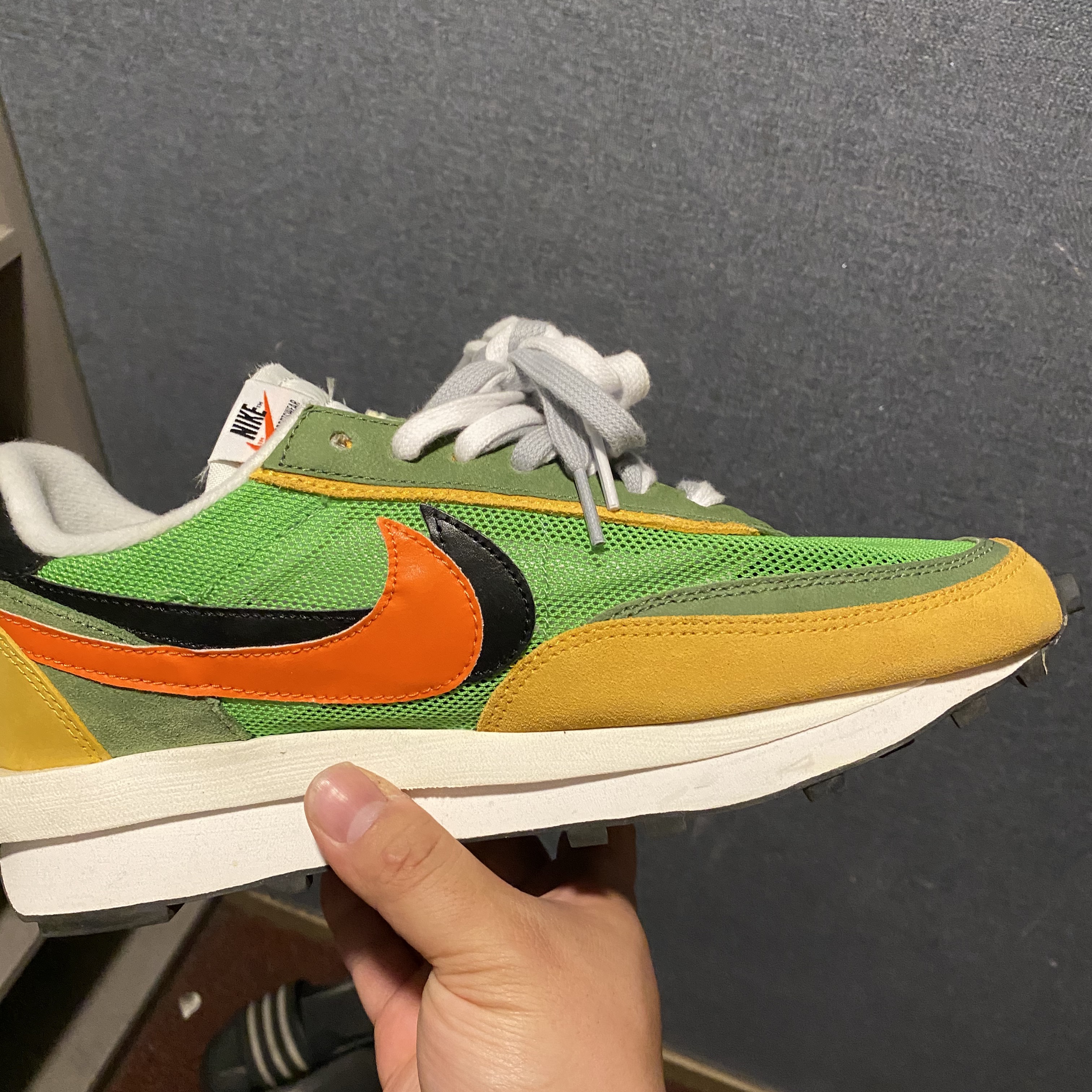 Nike x Sacai LDWaffle Blue Multi, Nike x Sacai LDWaffle Green Multi 착용 스타일 - 3