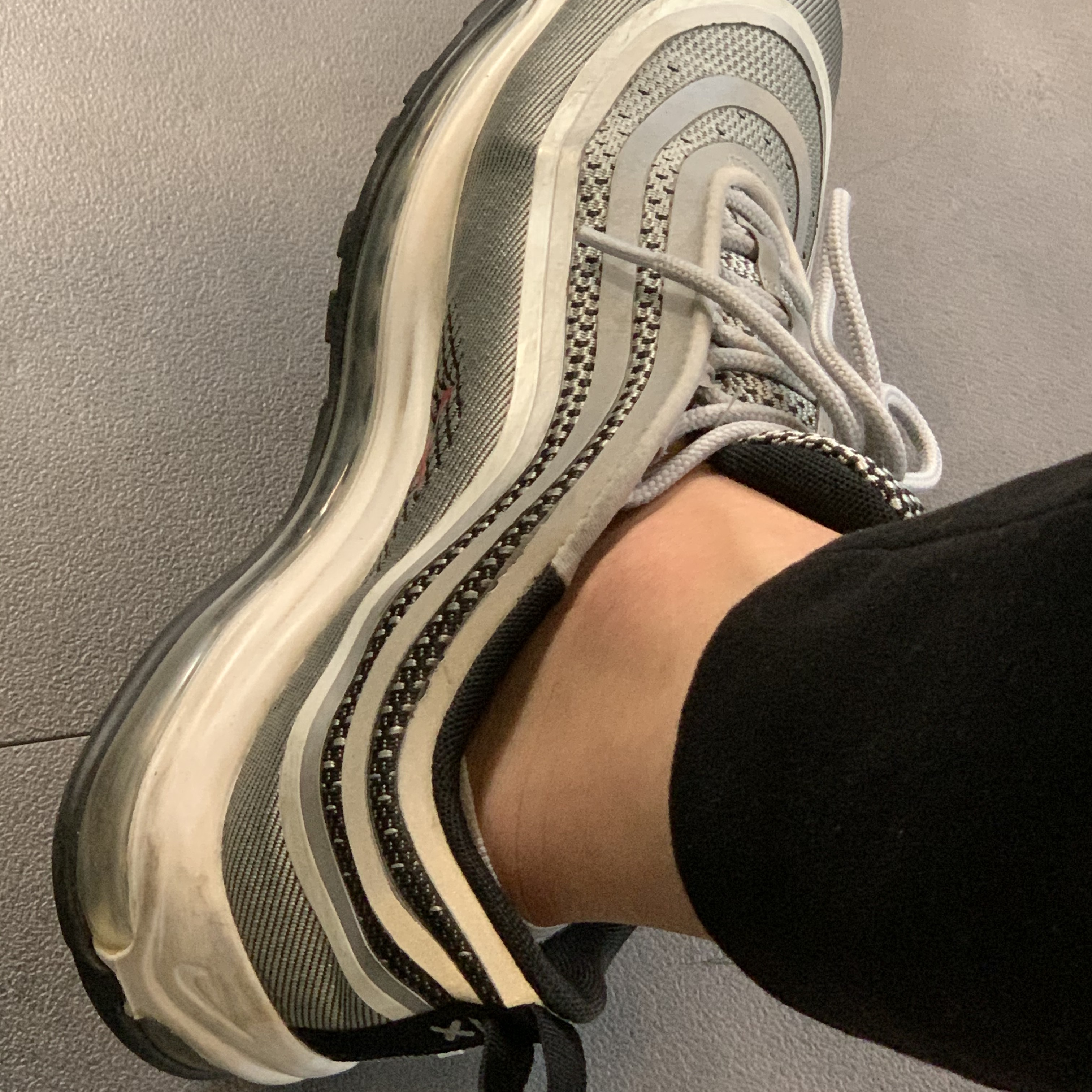 Nike Air Max 97 Ultra 17 Silver Bullet 착용 스타일 - 2