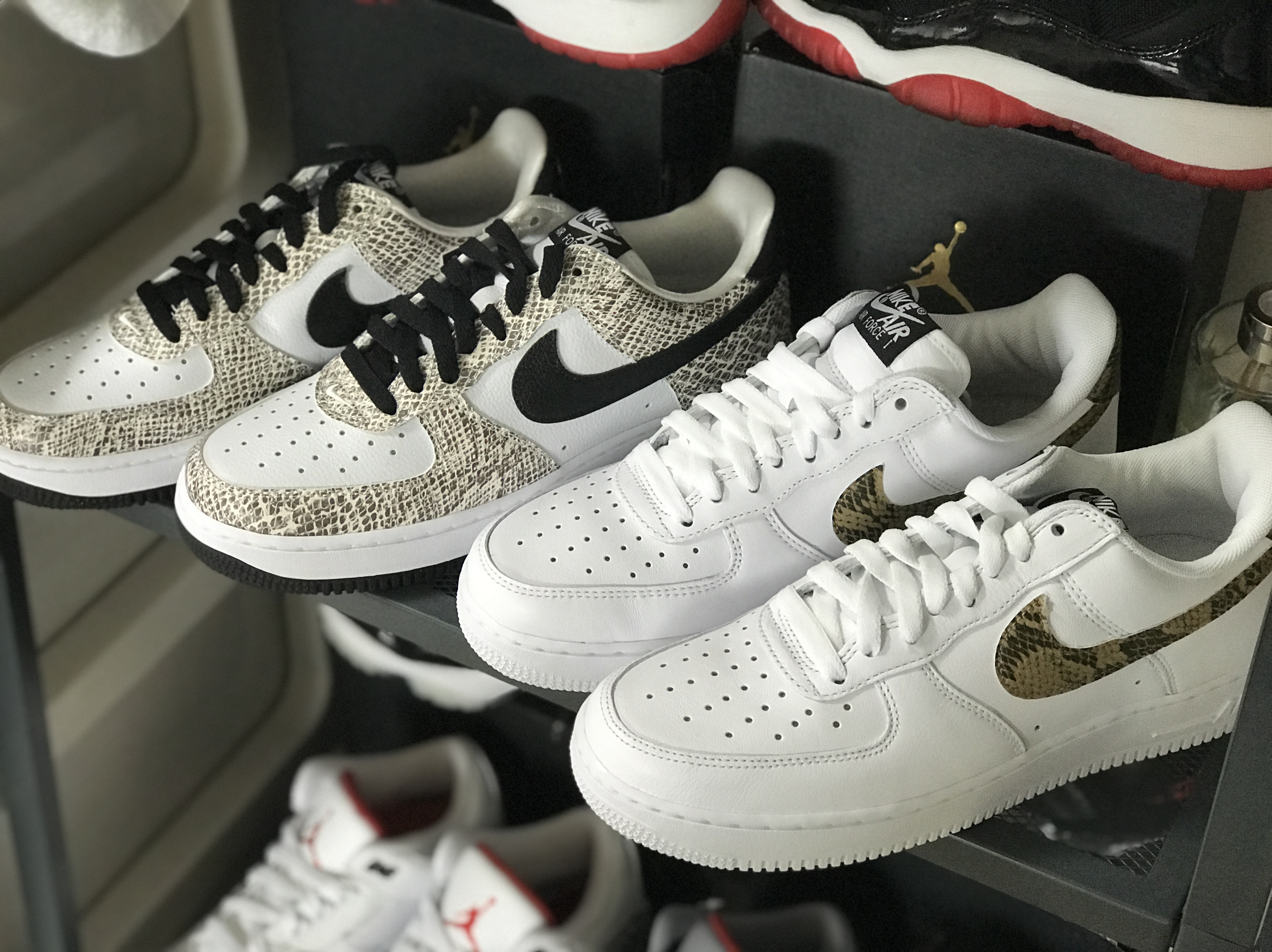 Nike Air Force 1 Low Retro PRM QS Ivory Snake 2019, Nike Air Force 1 Low Retro Cocoa Snake 2018 착용 스타일