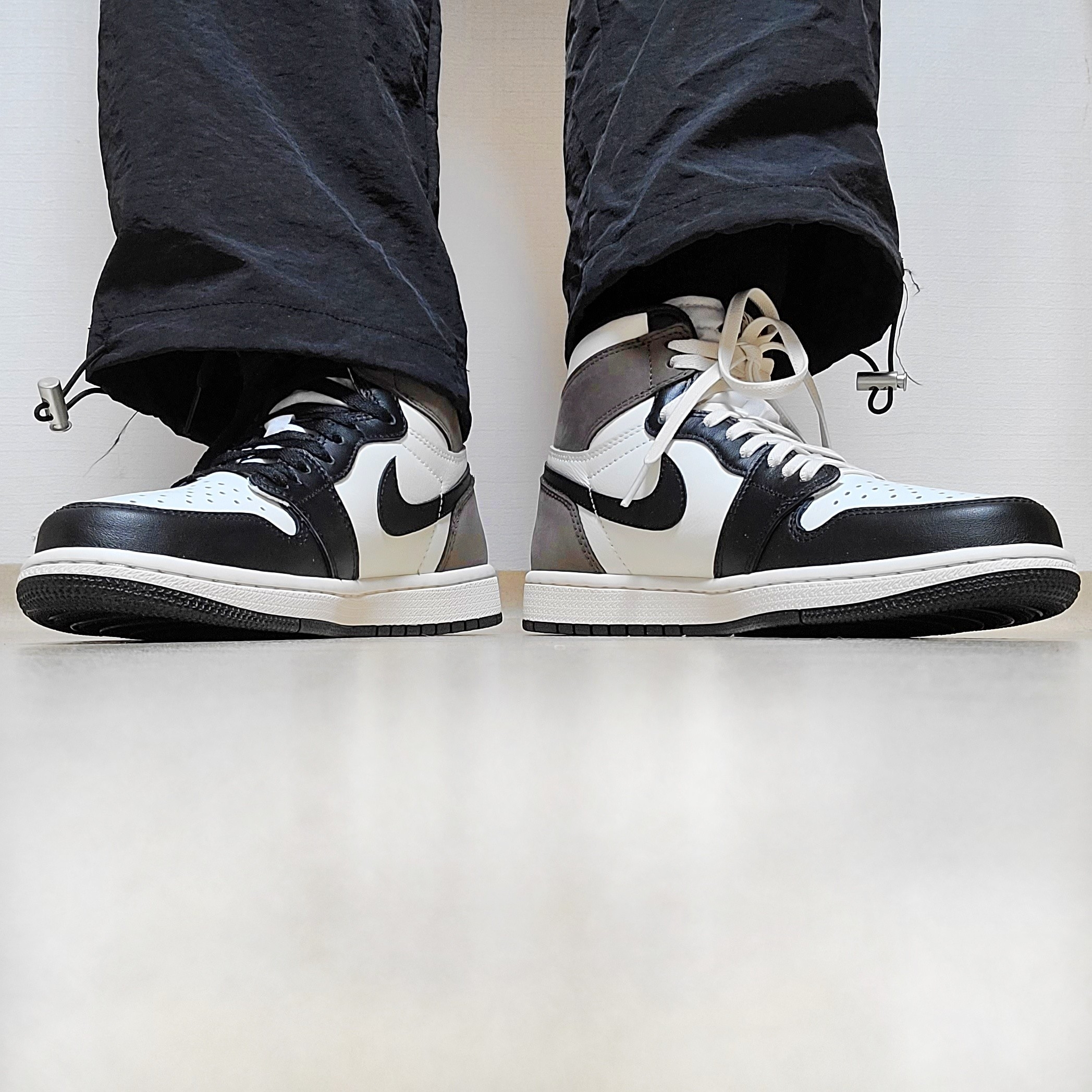 Jordan 1 Retro High OG Black Mocha 착용 스타일 - 4