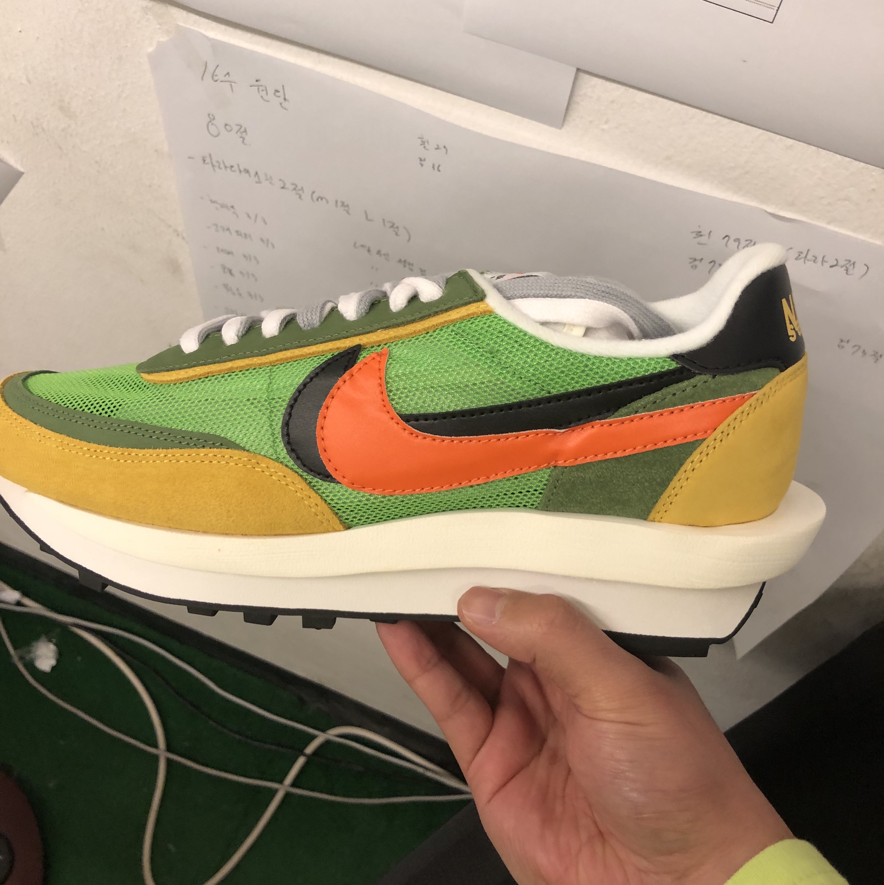 Nike x Sacai LDWaffle Green Multi 착용 스타일