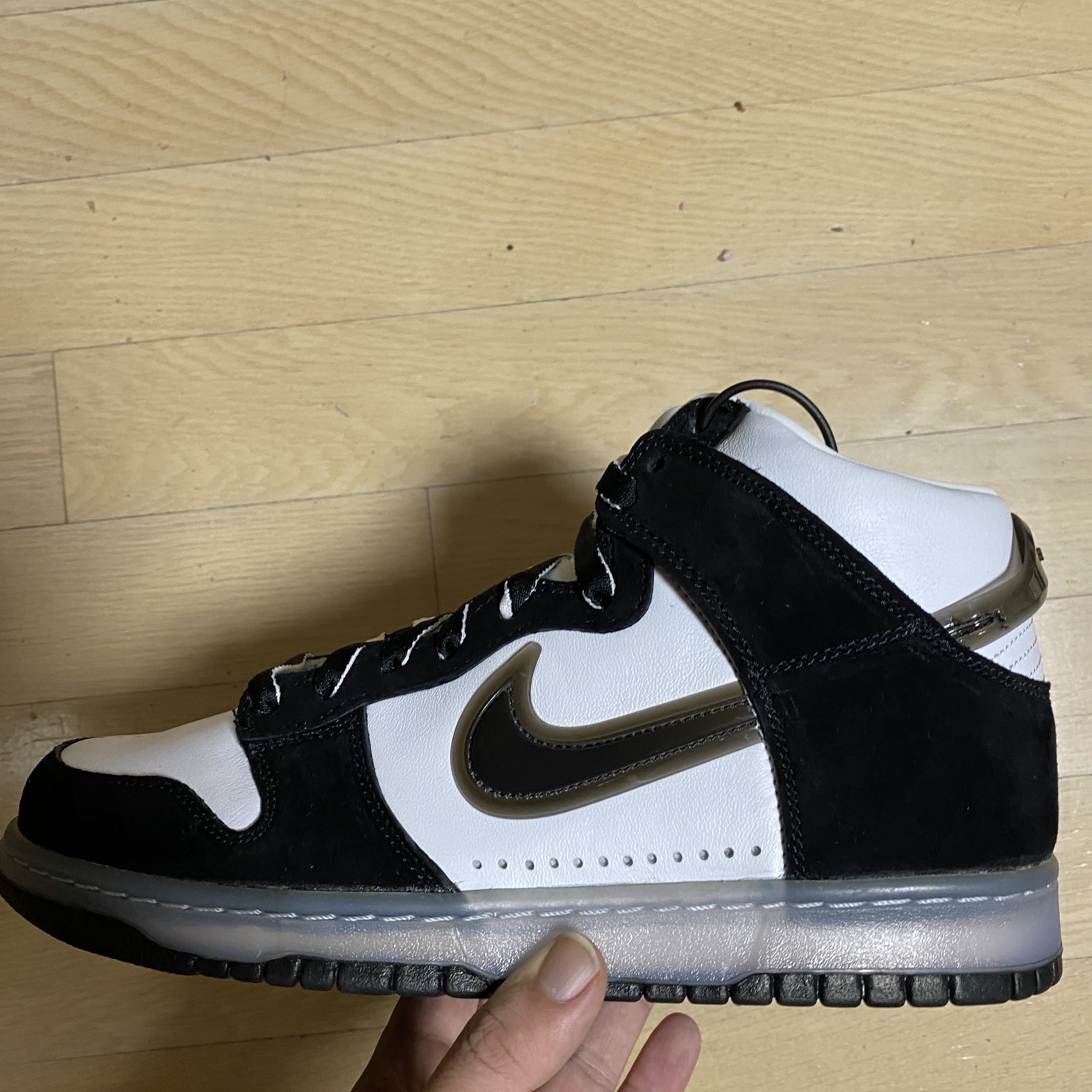 Nike x Slam Jam Dunk High SP Clear Black 착용 스타일