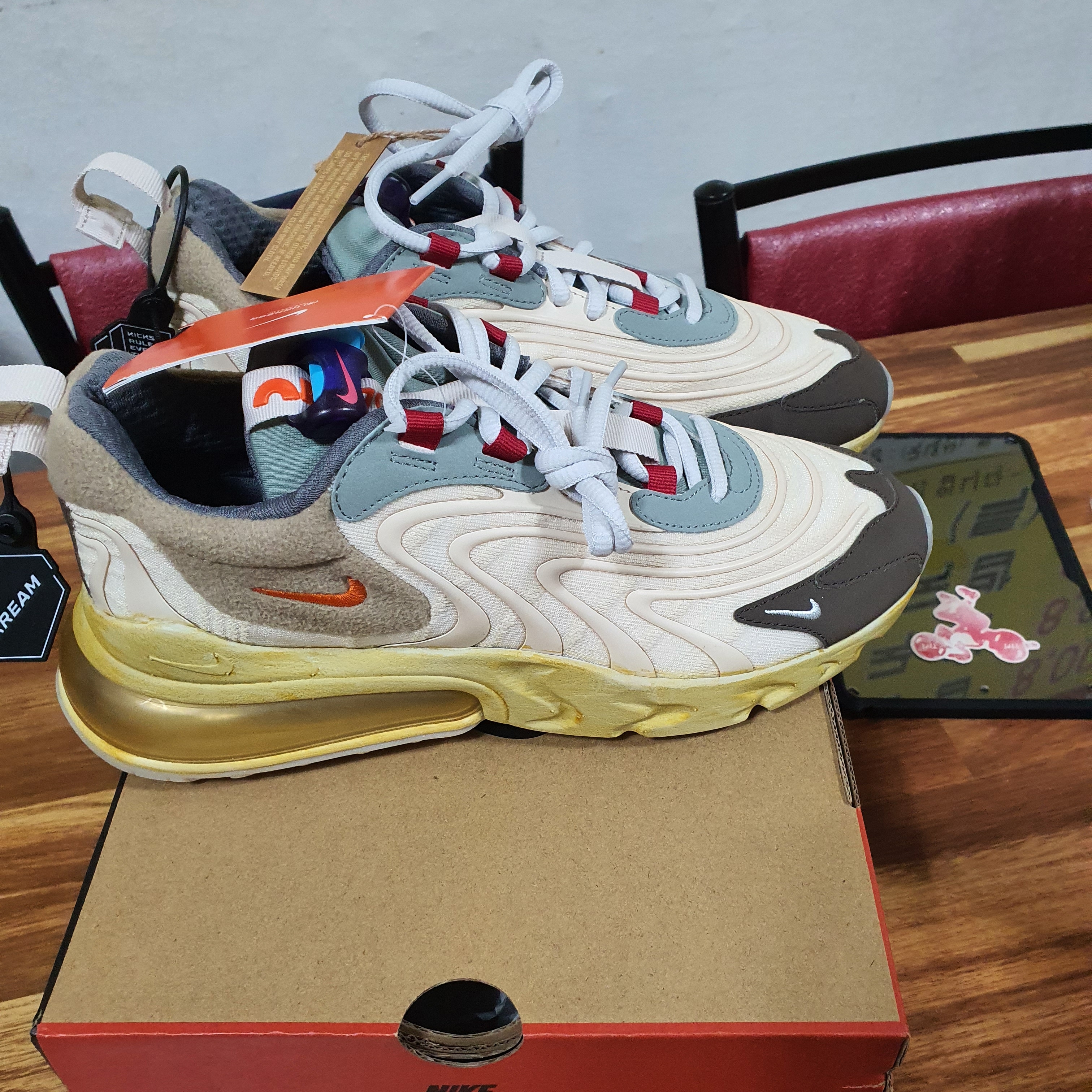 Nike x Travis Scott Air Max 270 React Cactus Trails 착용 스타일