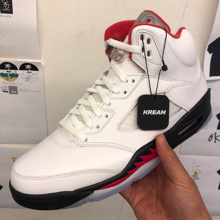 Jordan 5 Retro Fire Red Silver Tongue 2020 착용 스타일