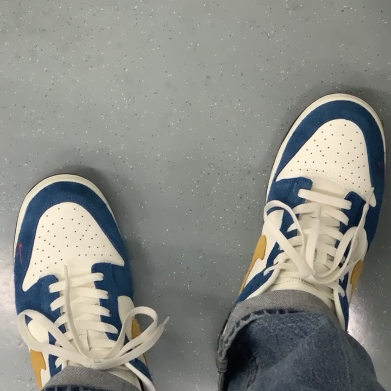 Nike x Kasina Dunk Low 80's Bus 착용 스타일