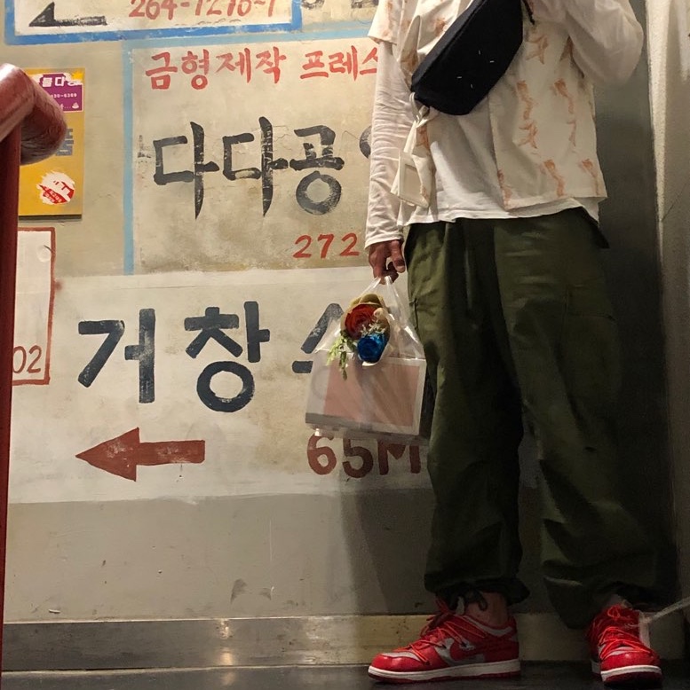 Nike x Off-White Dunk Low University Red 착용 스타일