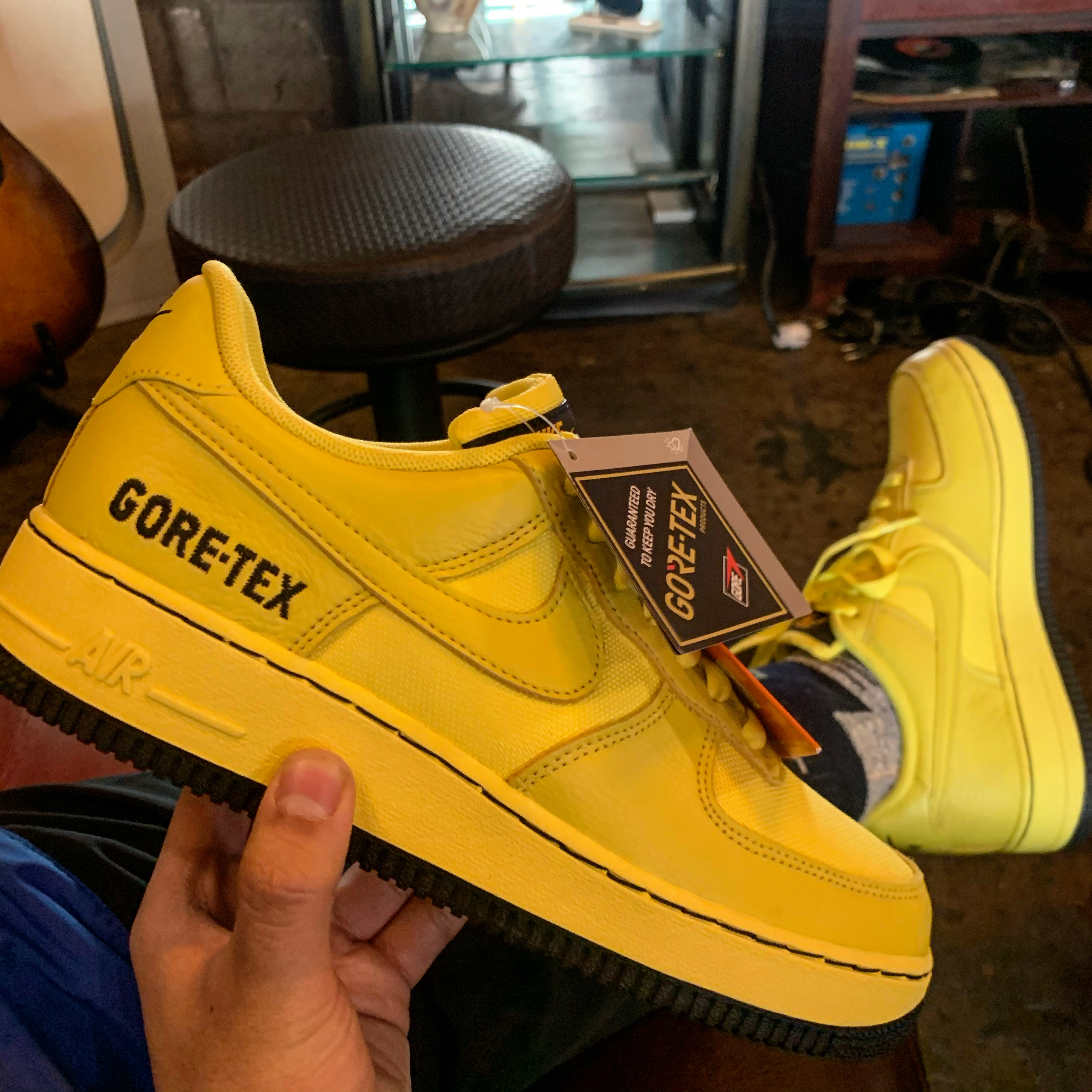 Nike Air Force 1 Low Gore-Tex Dynamic Yellow 착용 스타일