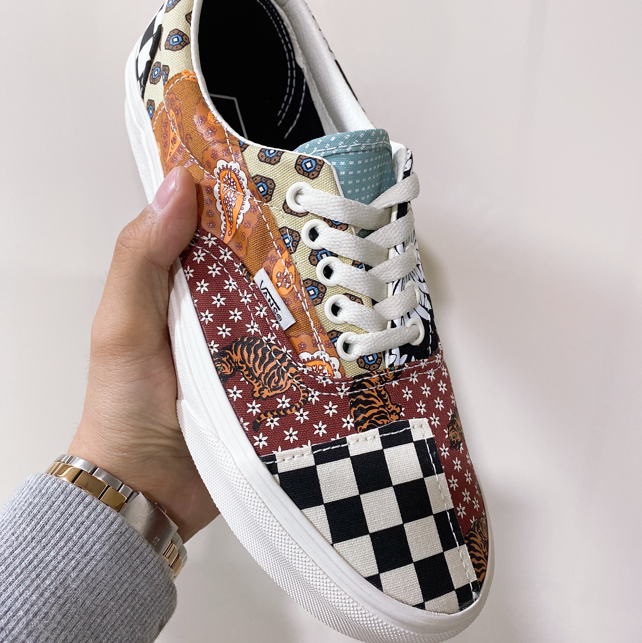 Vans Era Tiger Patchwork 착용 스타일