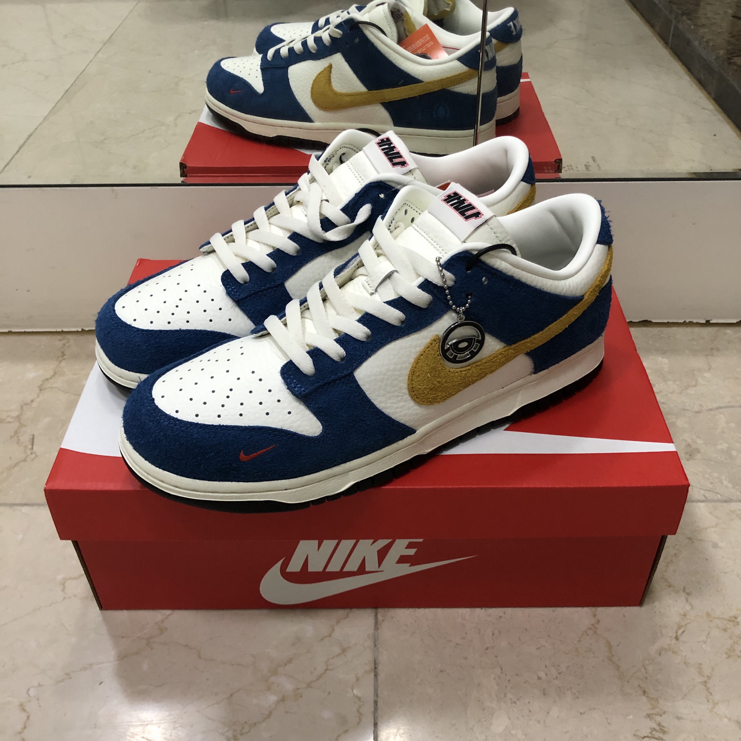 Nike x Kasina Dunk Low 80's Bus 착용 스타일 - 3