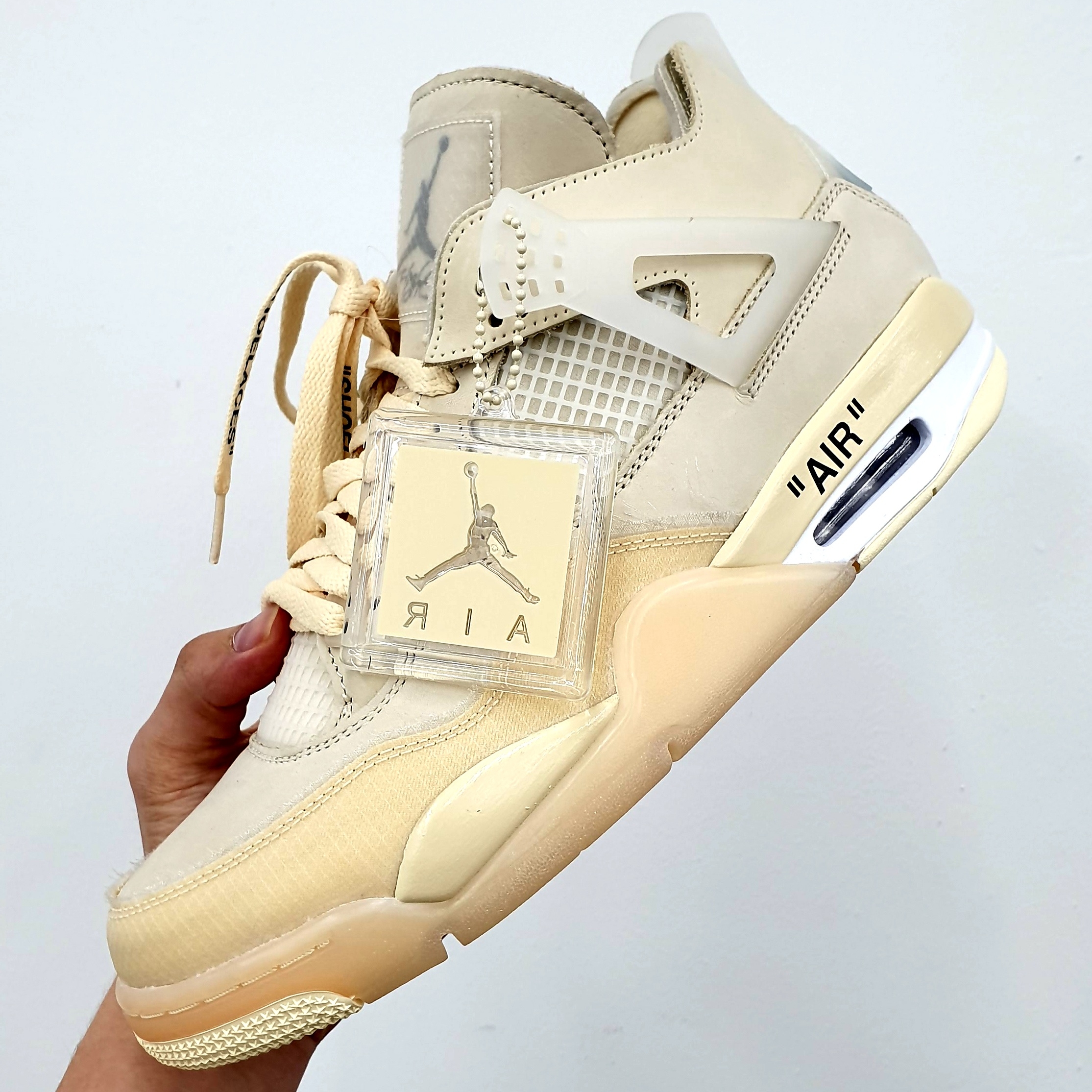 (W) Jordan 4 x Off-White Retro SP Sail 착용 스타일
