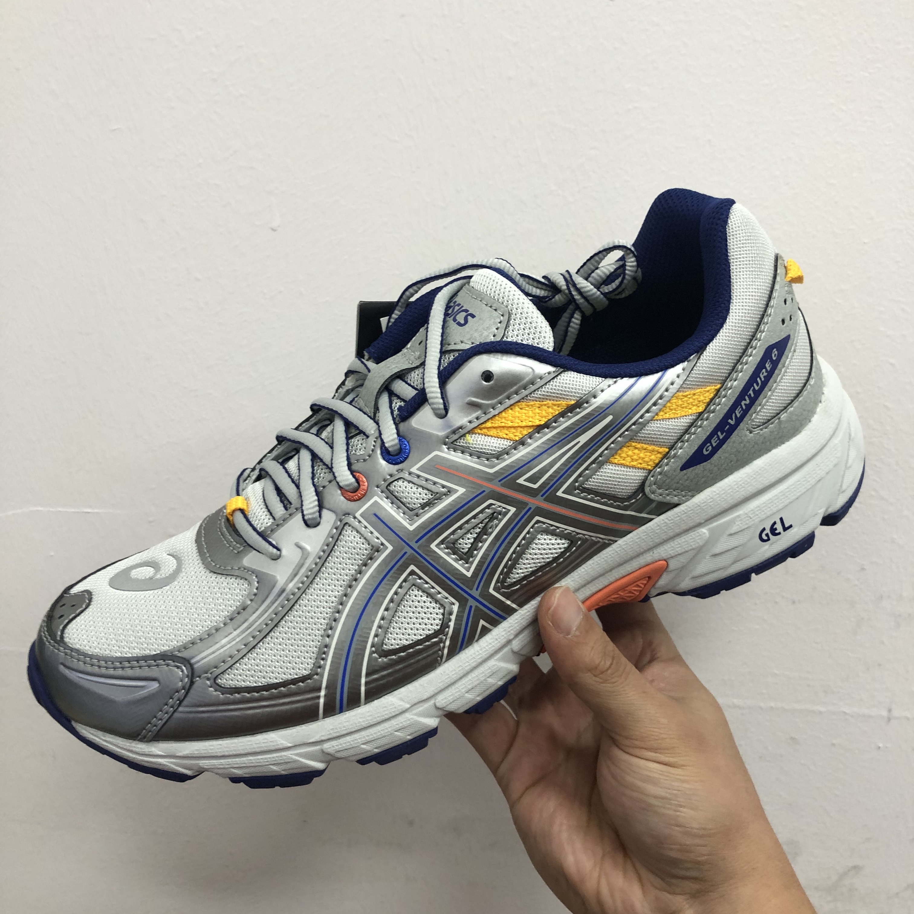 Asics x IAB Studio Gel-Venture 6 착용 스타일