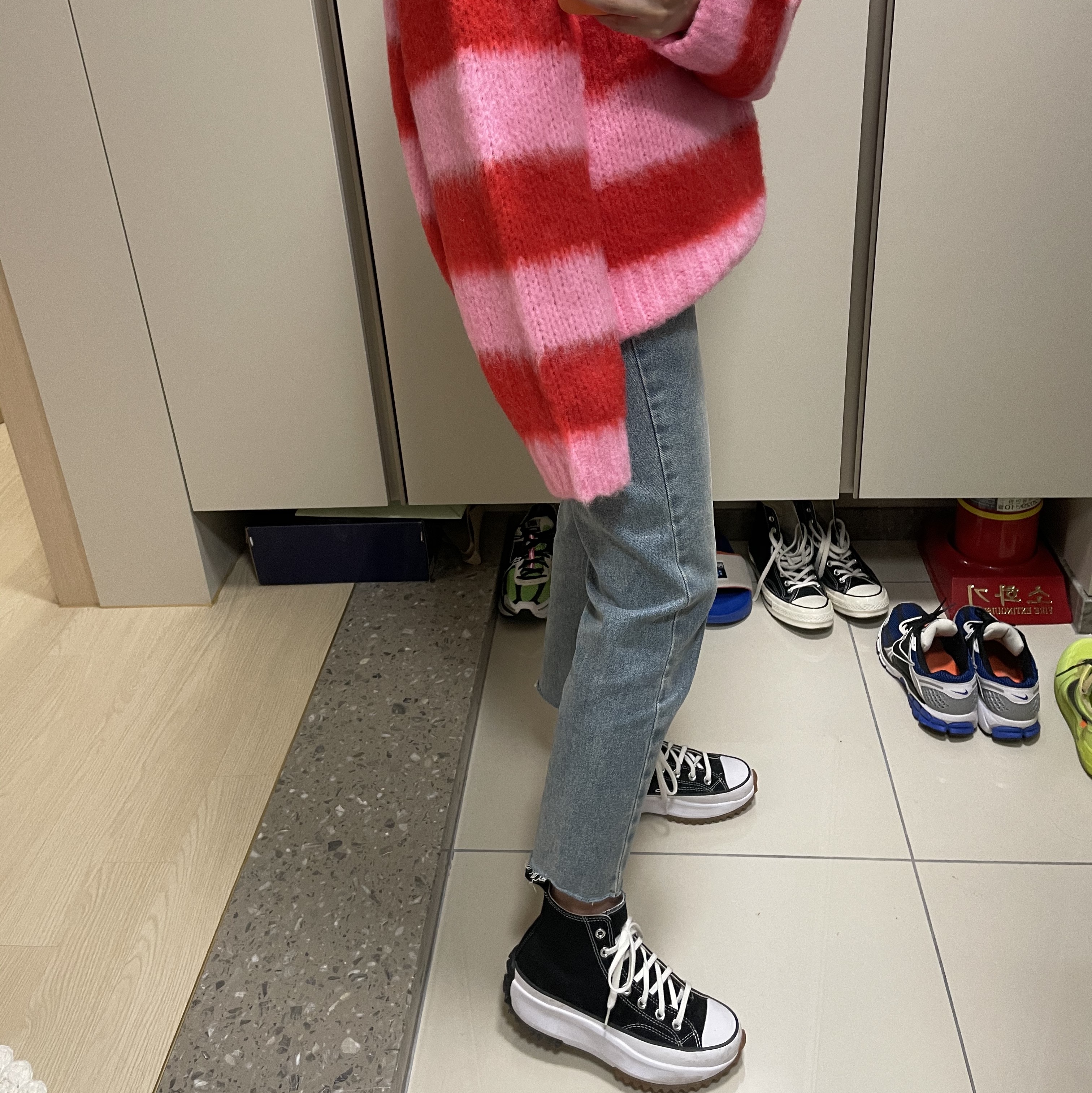 Converse Run Star Hike Hi Black White Gum 착용 스타일
