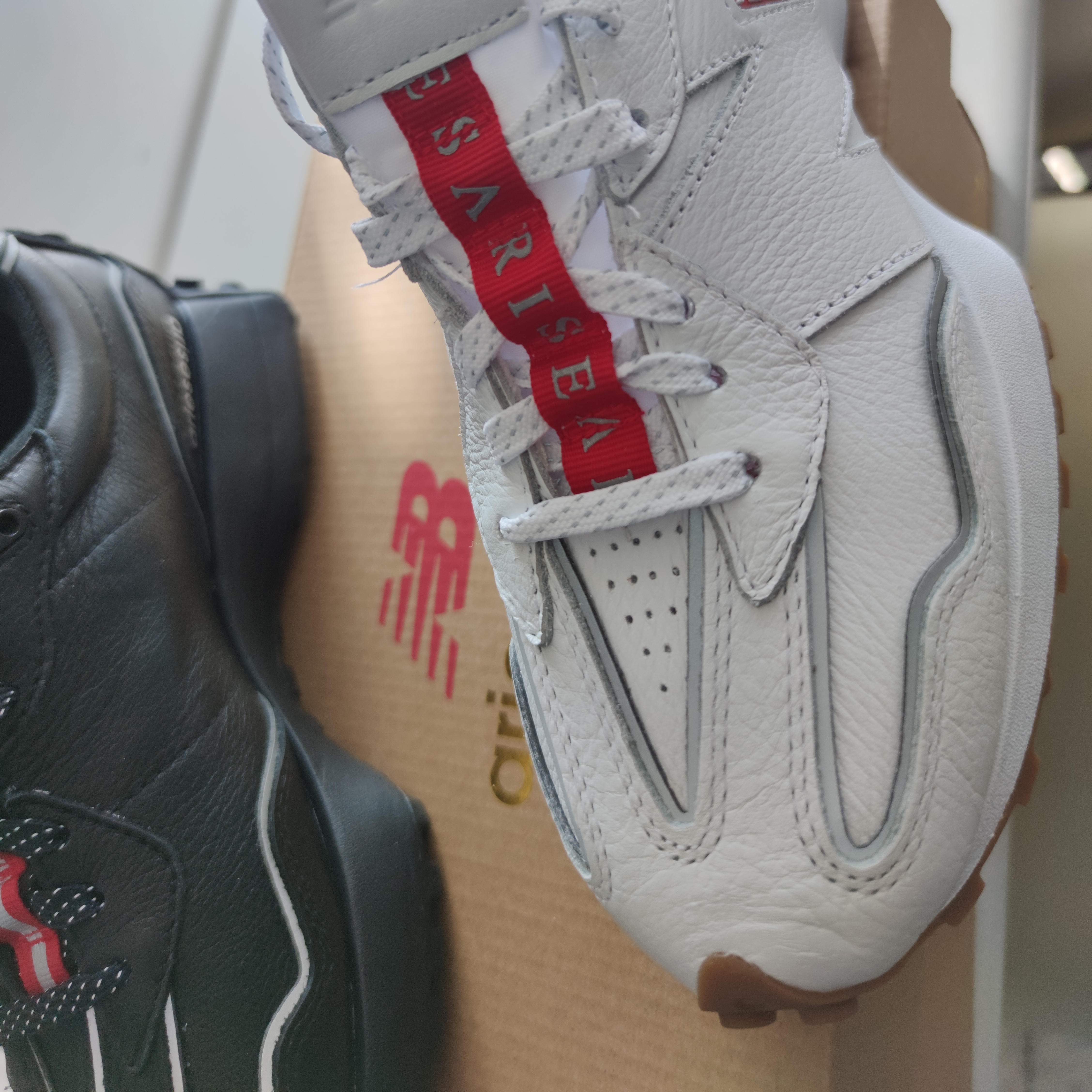 New Balance x Aries 327 White, New Balance x Aries 327 Black 착용 스타일 - 4