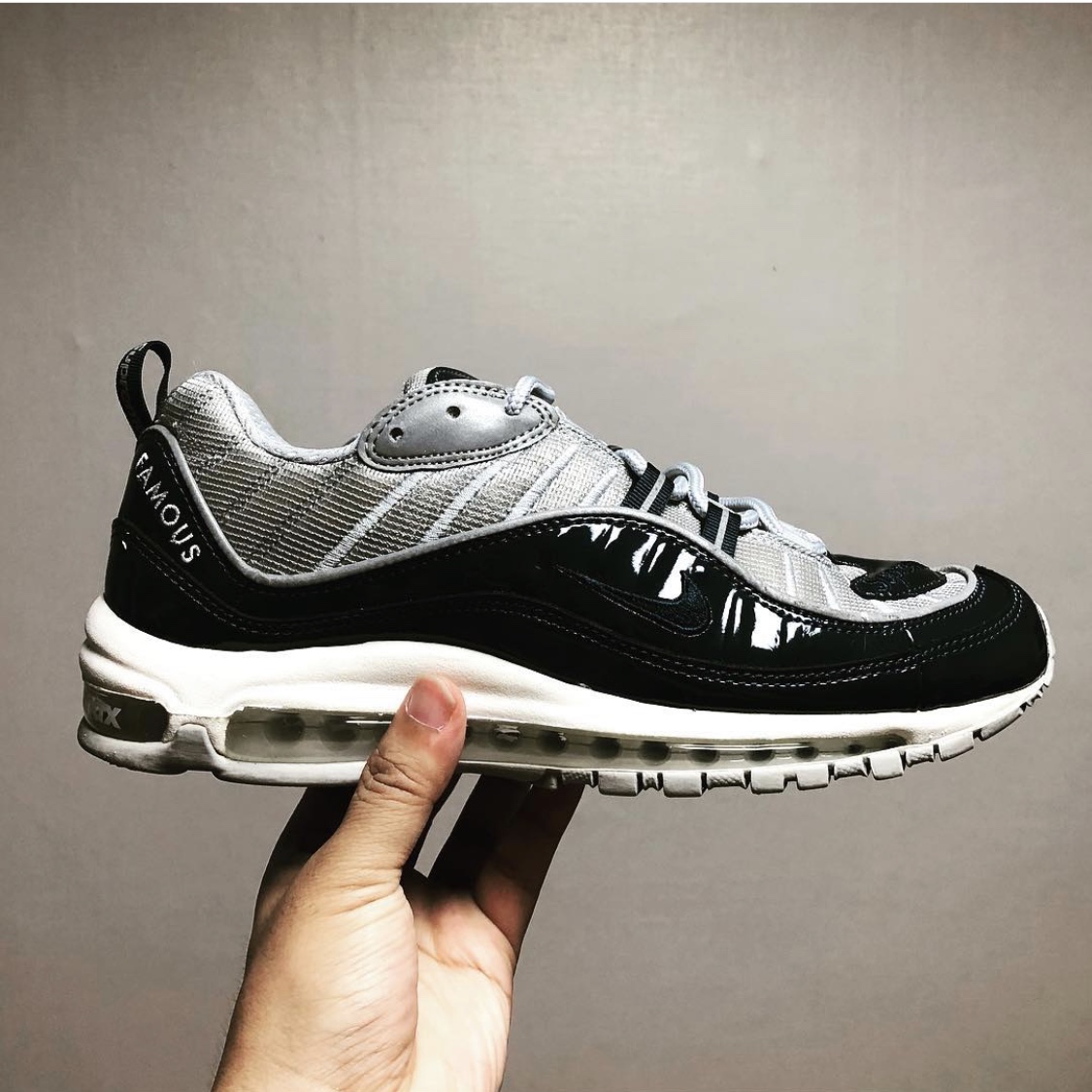 Nike x Supreme Air Max 98 Obsidian 착용 스타일