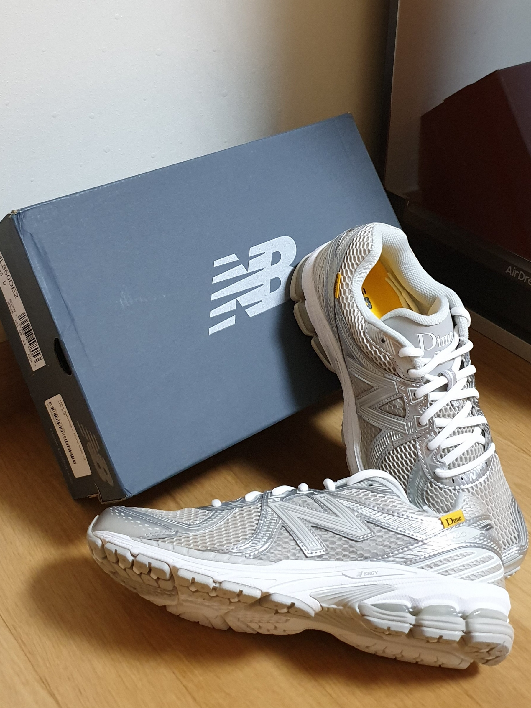 New Balance x Dime 860v2 Silver 착용 스타일