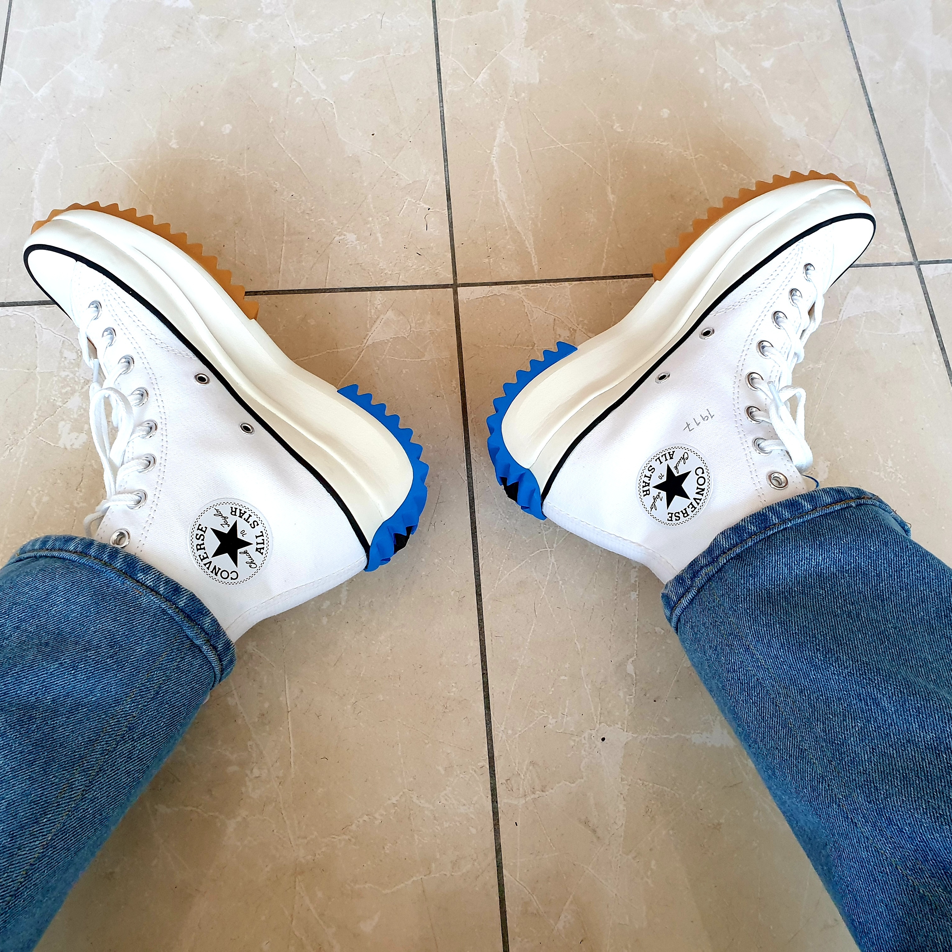 Converse x JW Anderson Run Star Hike Hi White 착용 스타일 - 1
