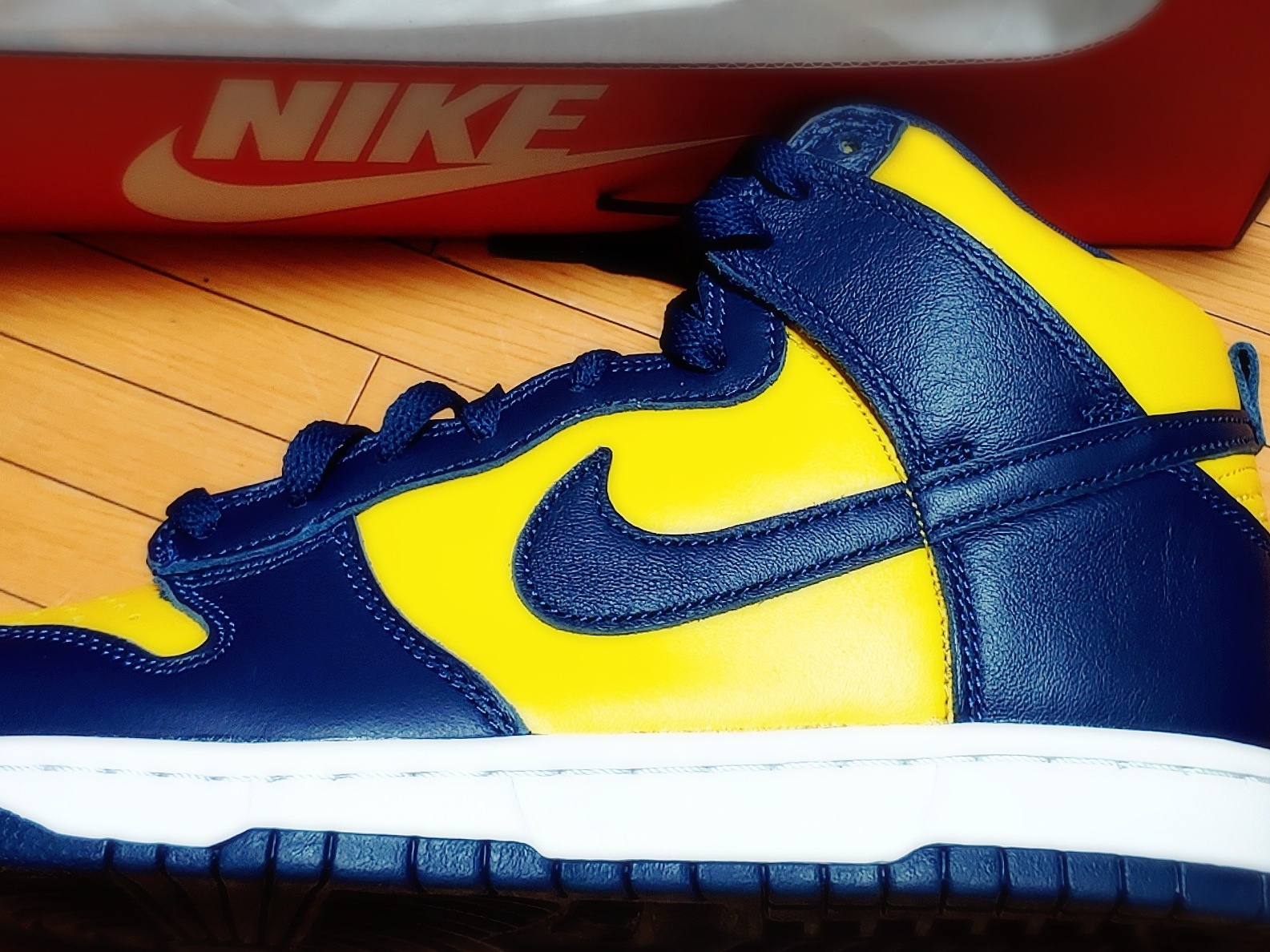 Nike Dunk High SP Maize & Blue 착용 스타일