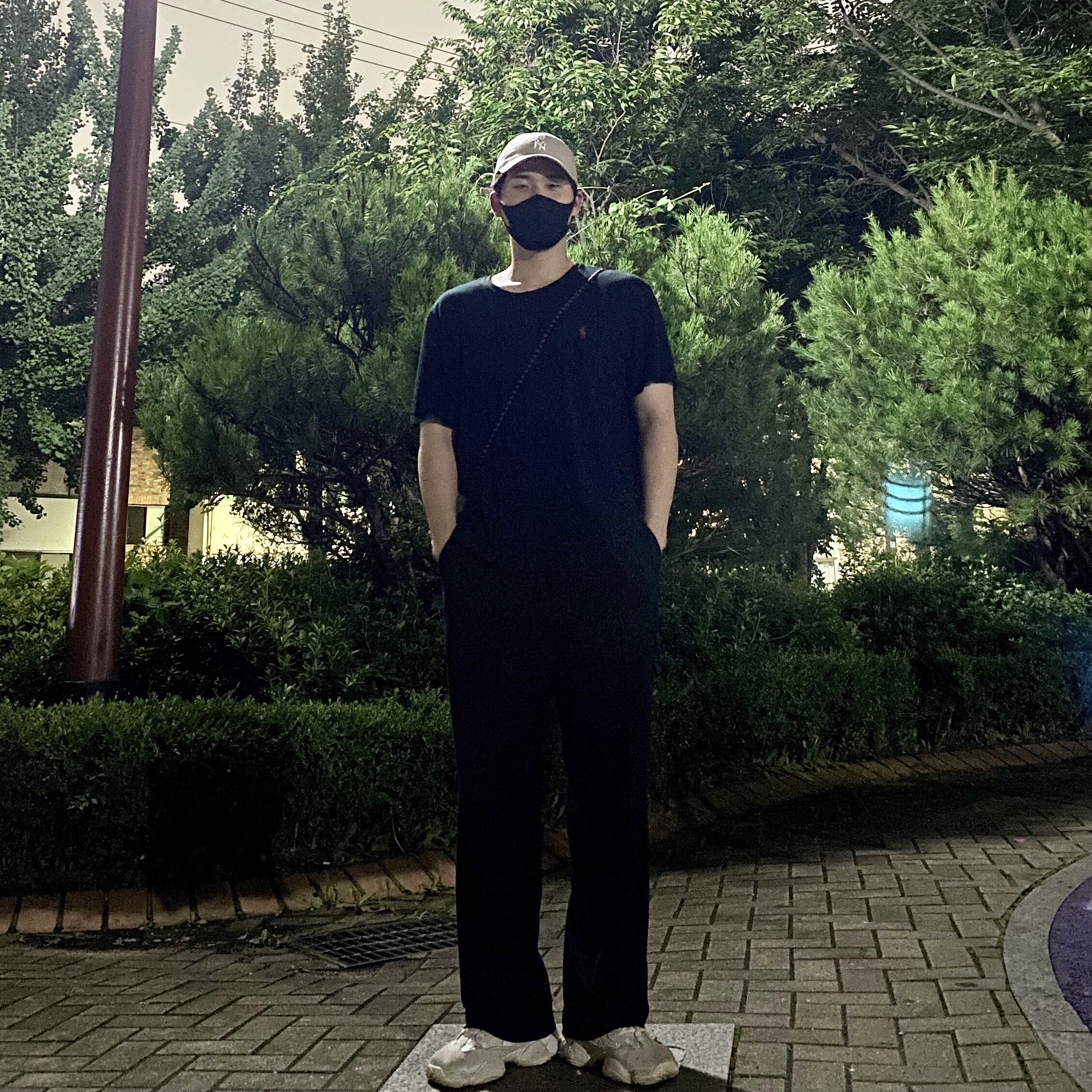 Adidas Yeezy 500 Bone White 착용 스타일