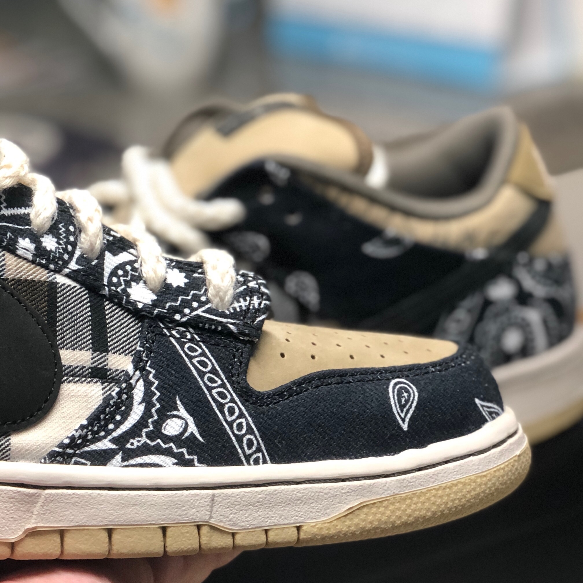 Nike x Travis Scott SB Dunk Low 착용 스타일 - 2