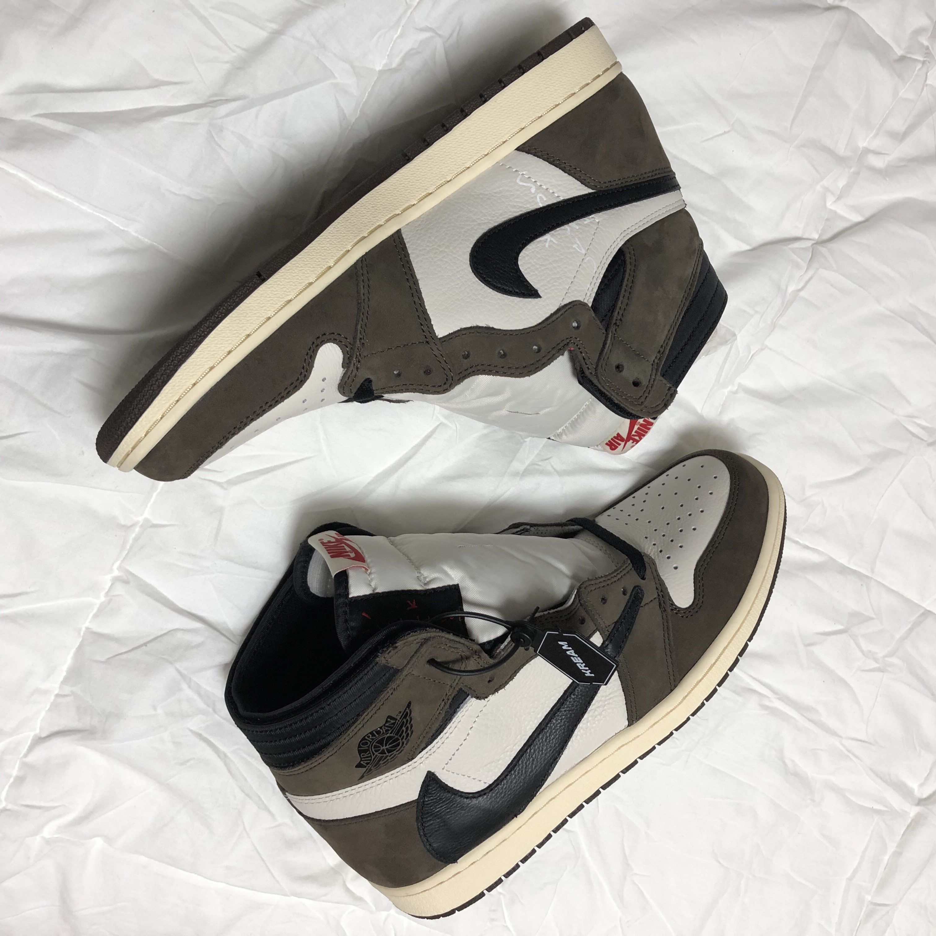 Jordan 1 x Travis Scott Retro High OG SP Mocha 착용 스타일