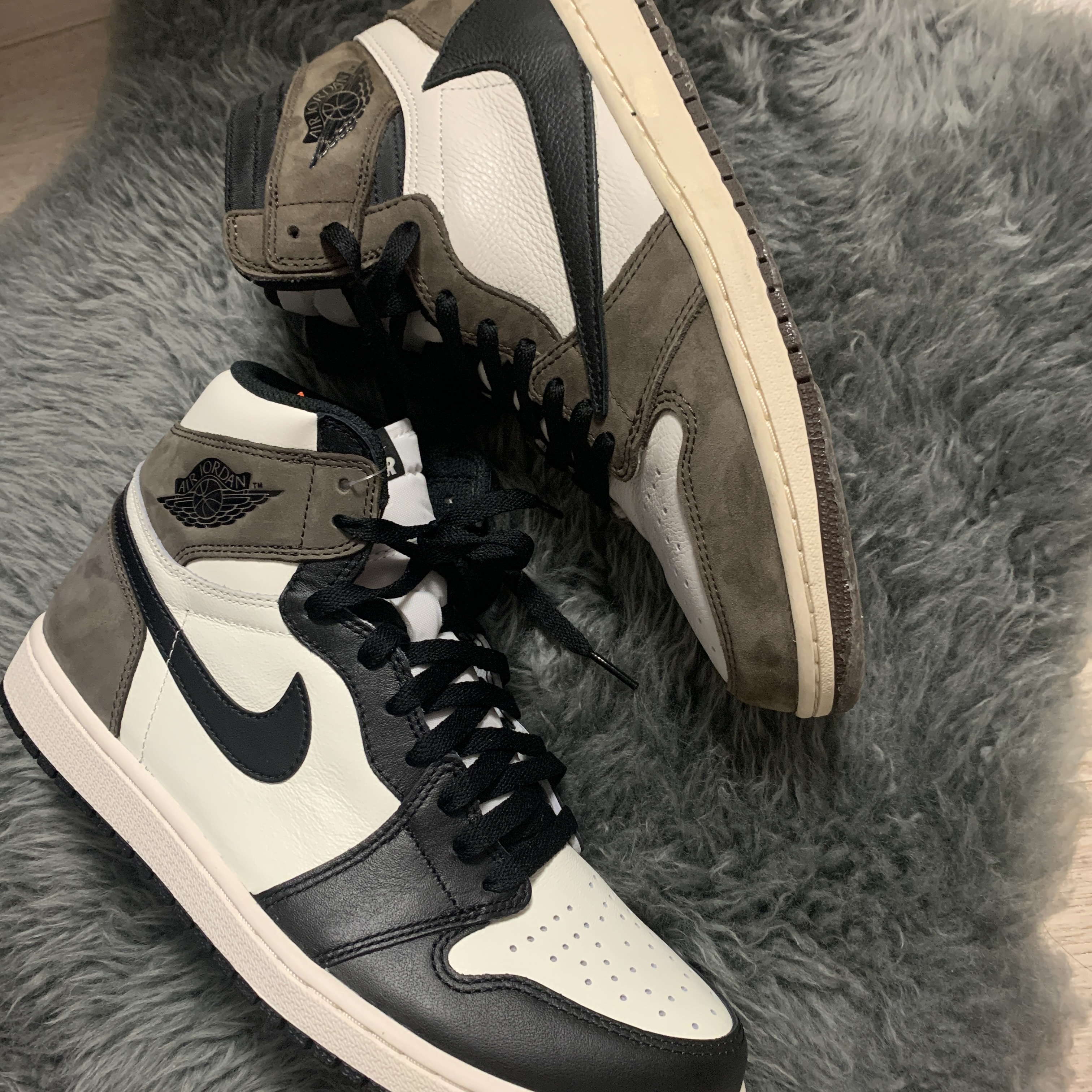 Jordan 1 x Travis Scott Retro High OG SP Mocha, Jordan 1 Retro High OG Black Mocha 착용 스타일