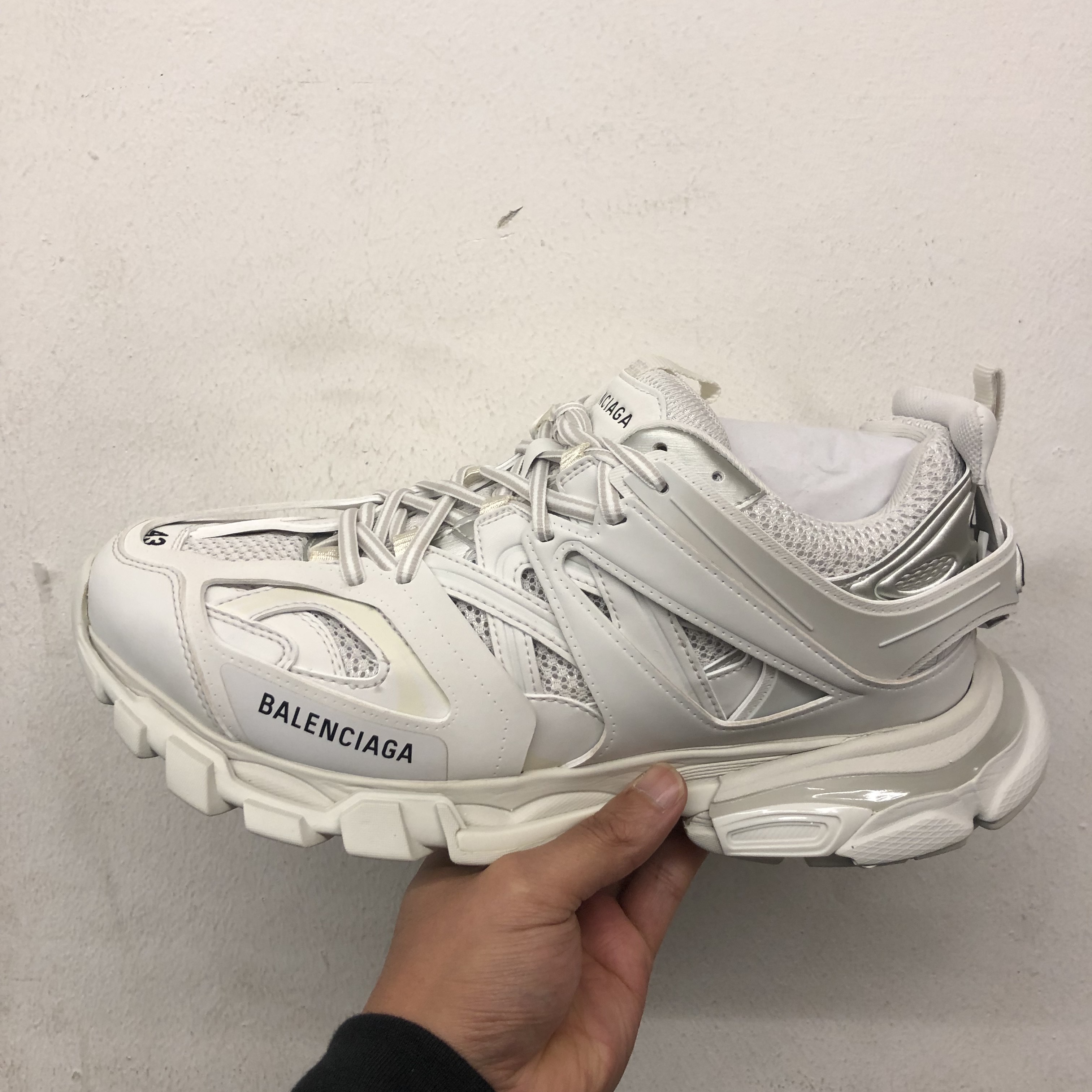 Balenciaga Track Sneakers White 2019 착용 스타일