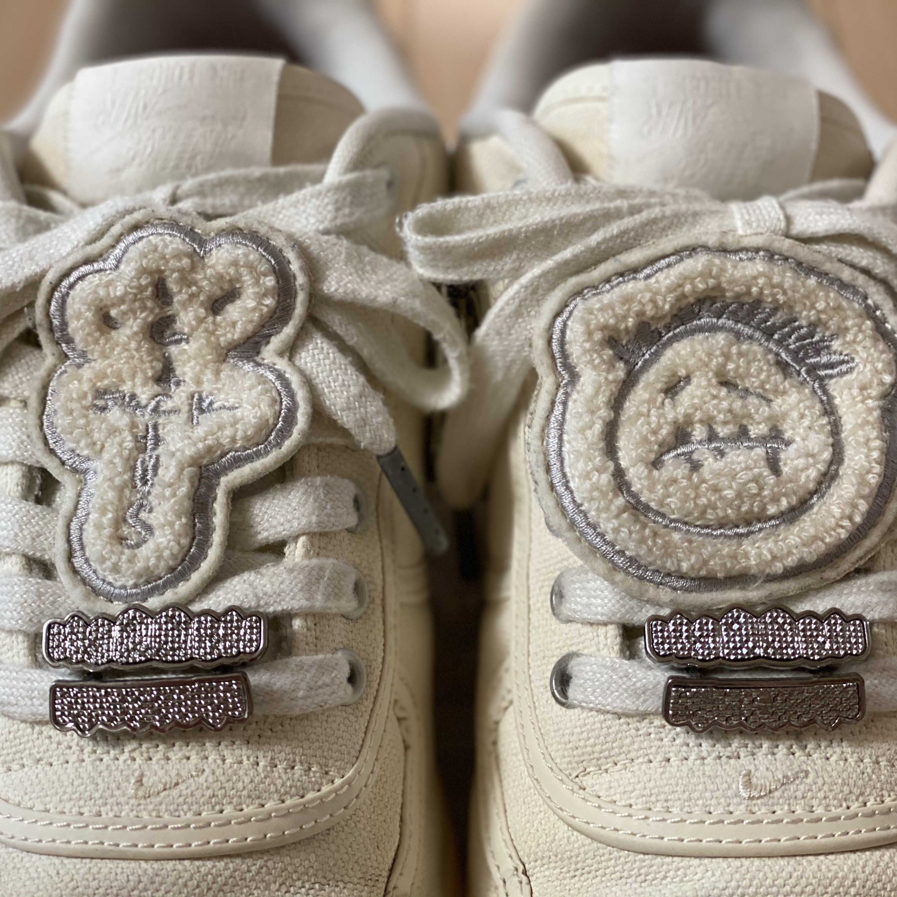Nike x Travis Scott Air Force 1 Low Sail 착용 스타일 - 3
