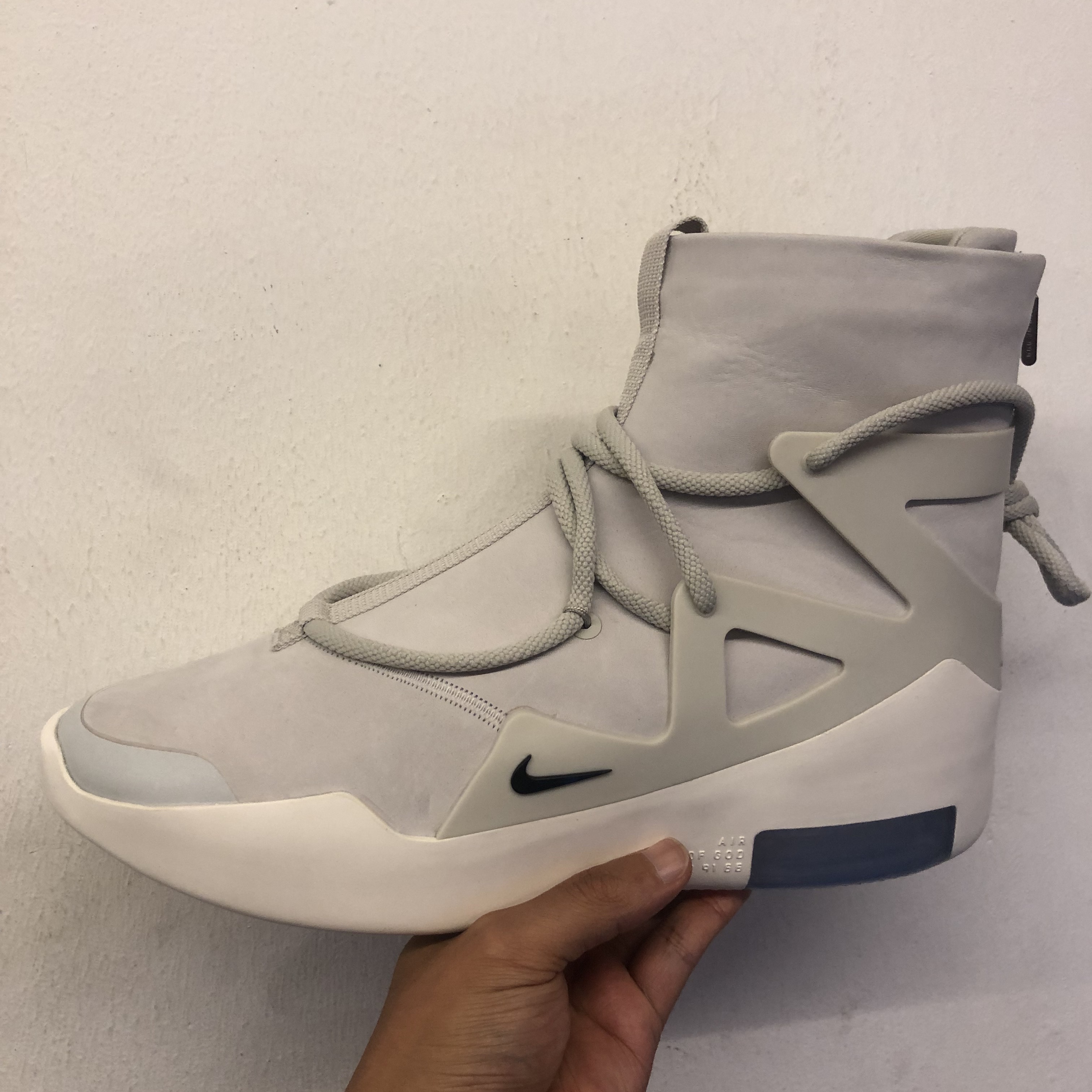 Nike x Fear of God Air Fear of God 1 Light Bone 착용 스타일