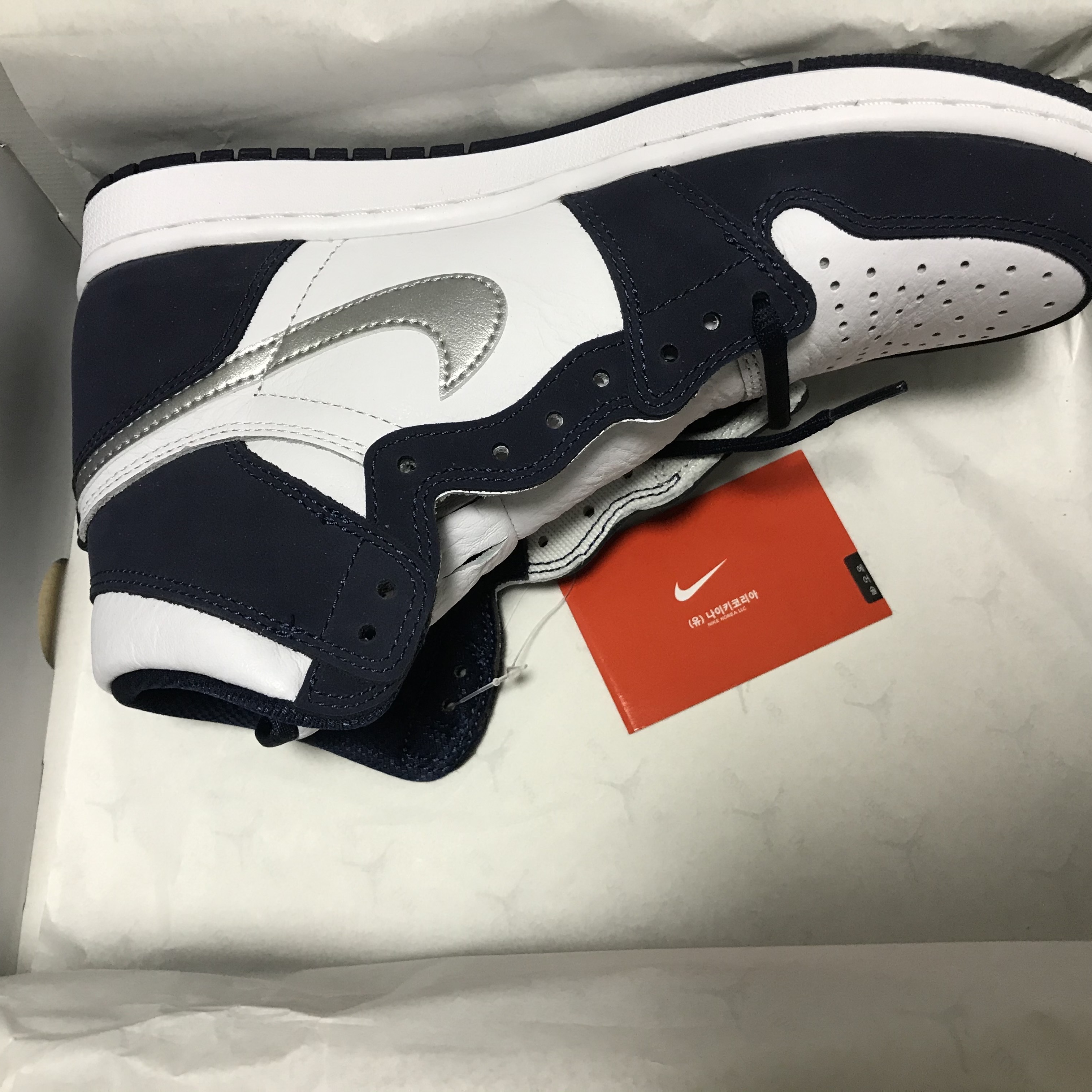 Jordan 1 Retro High OG CO.JP Midnight Navy 착용 스타일 - 3
