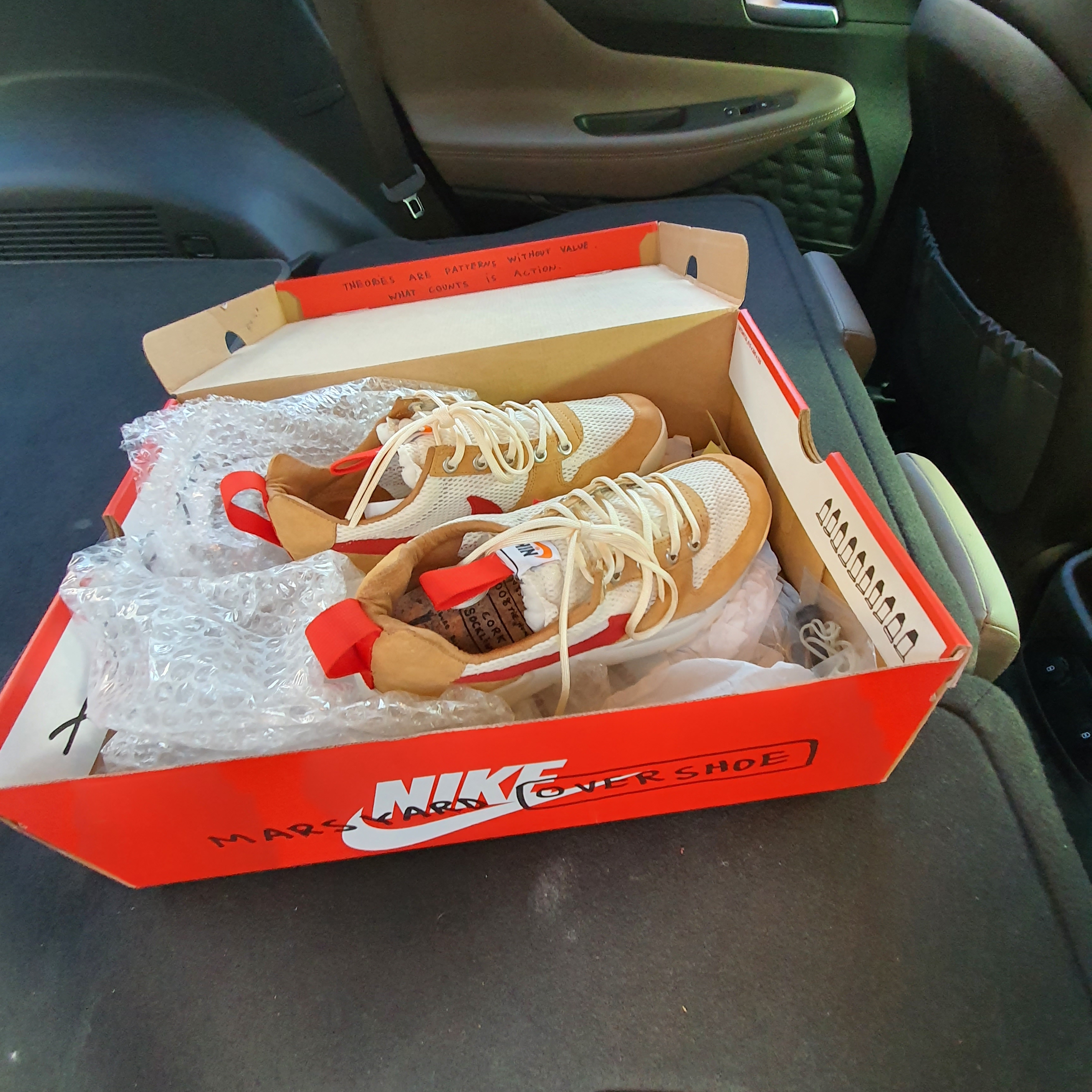 Nike x Tom Sachs Mars Yard Overshoe 3.0 착용 스타일 - 1