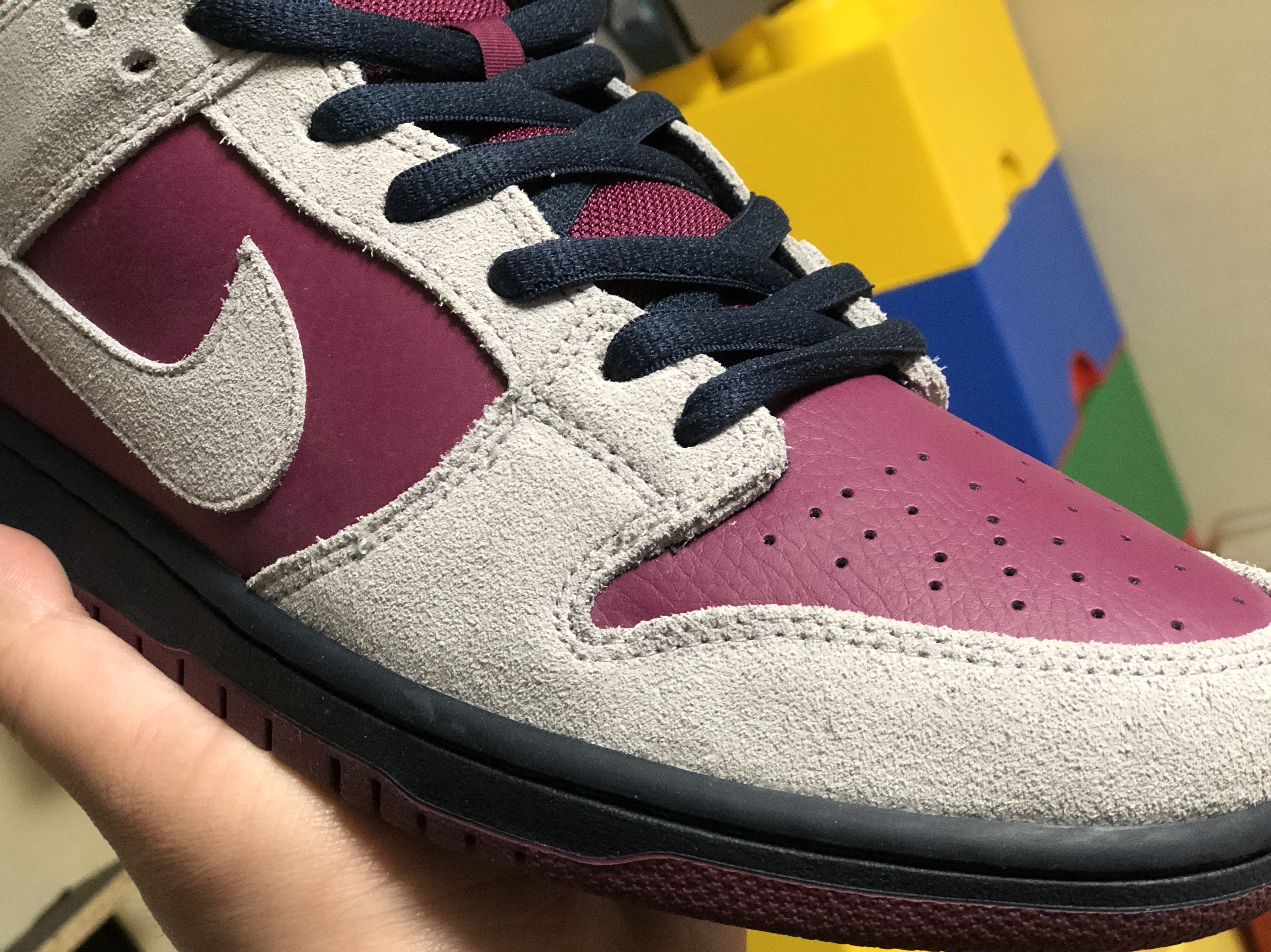 Nike SB Dunk Low Atmosphere Grey True Berry 착용 스타일 - 2