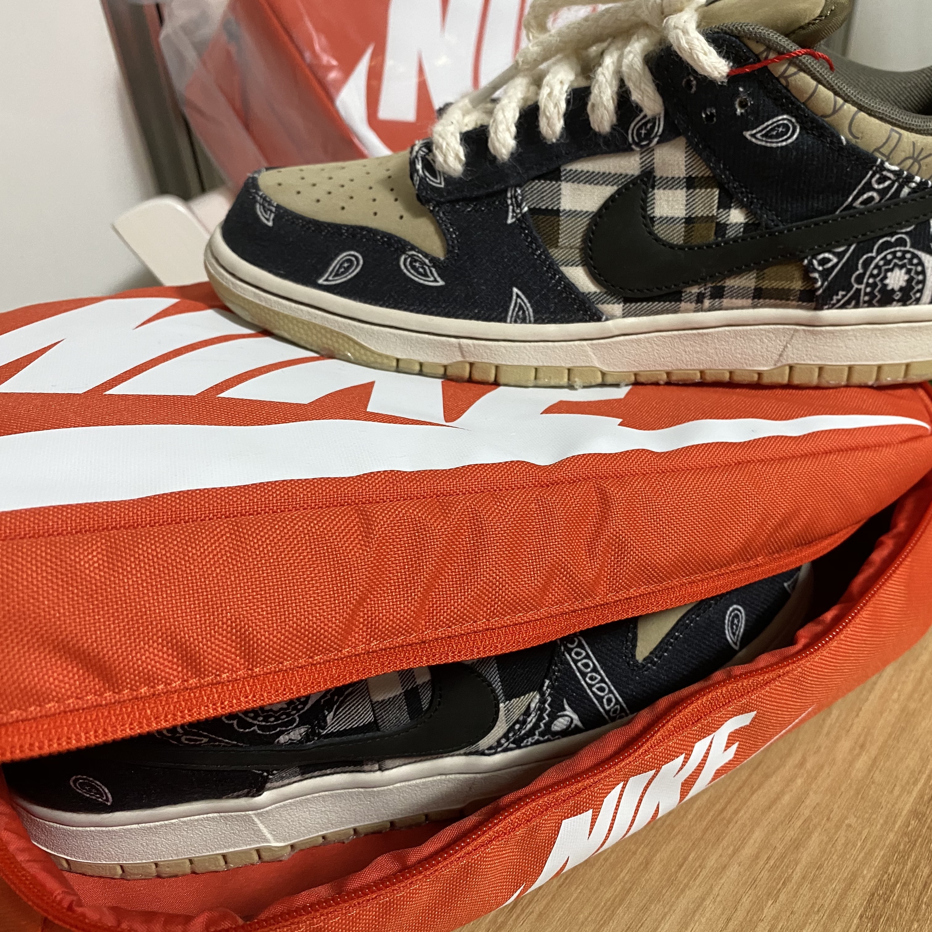 Nike x Travis Scott SB Dunk Low 착용 스타일 - 3