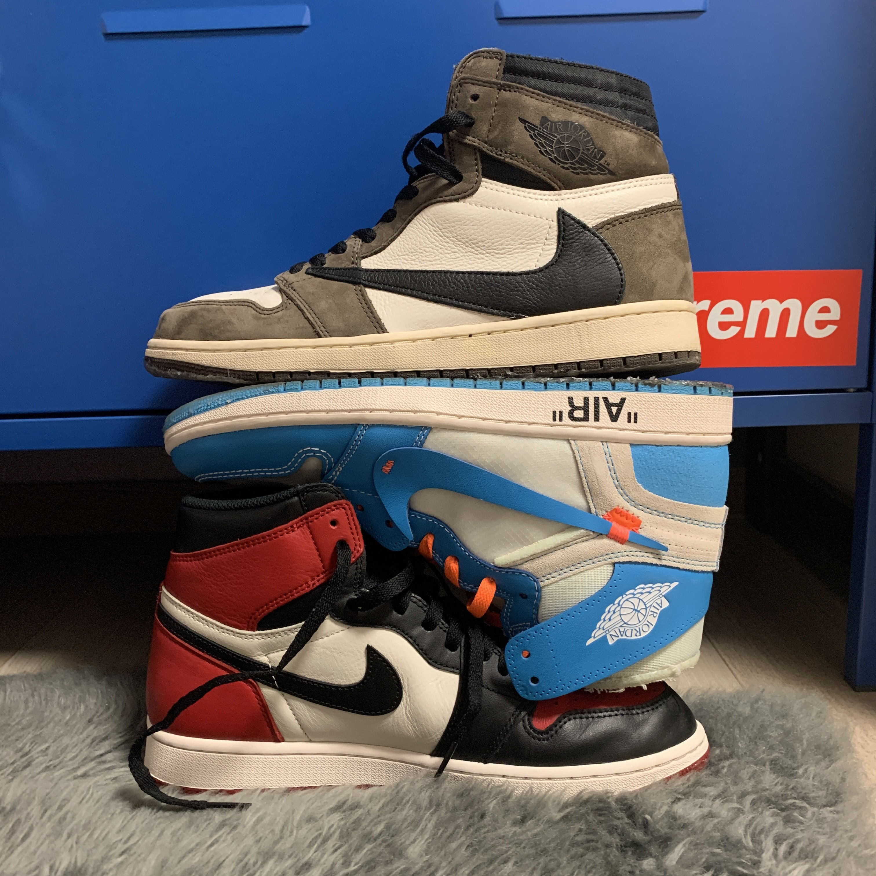 Jordan 1 Retro High OG Bred Toe, Jordan 1 x Off-White Retro High University Blue 착용 스타일
