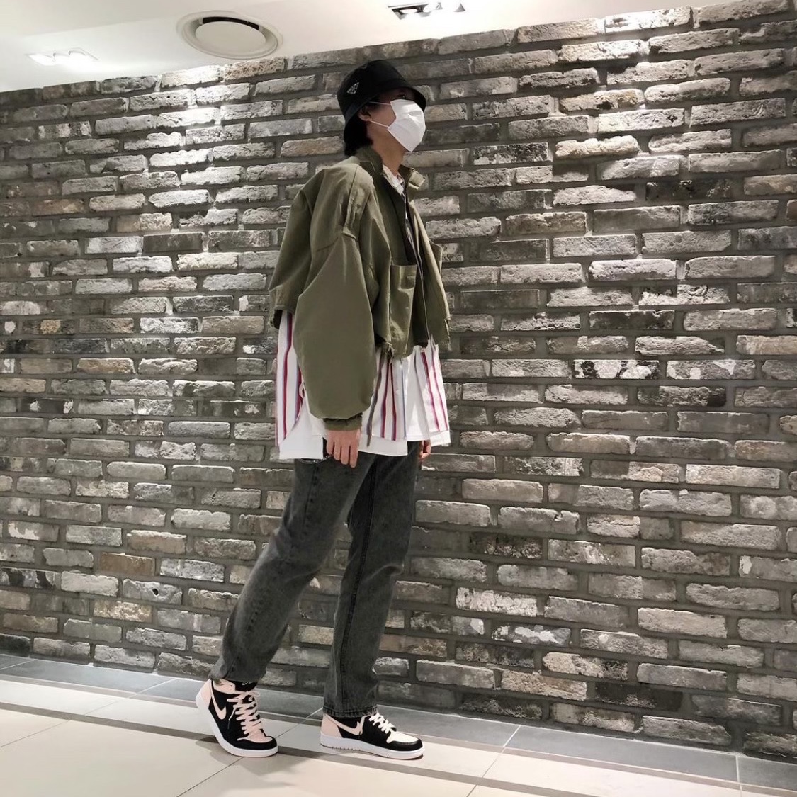 Jordan 1 Retro High OG Crimson Tint 착용 스타일
