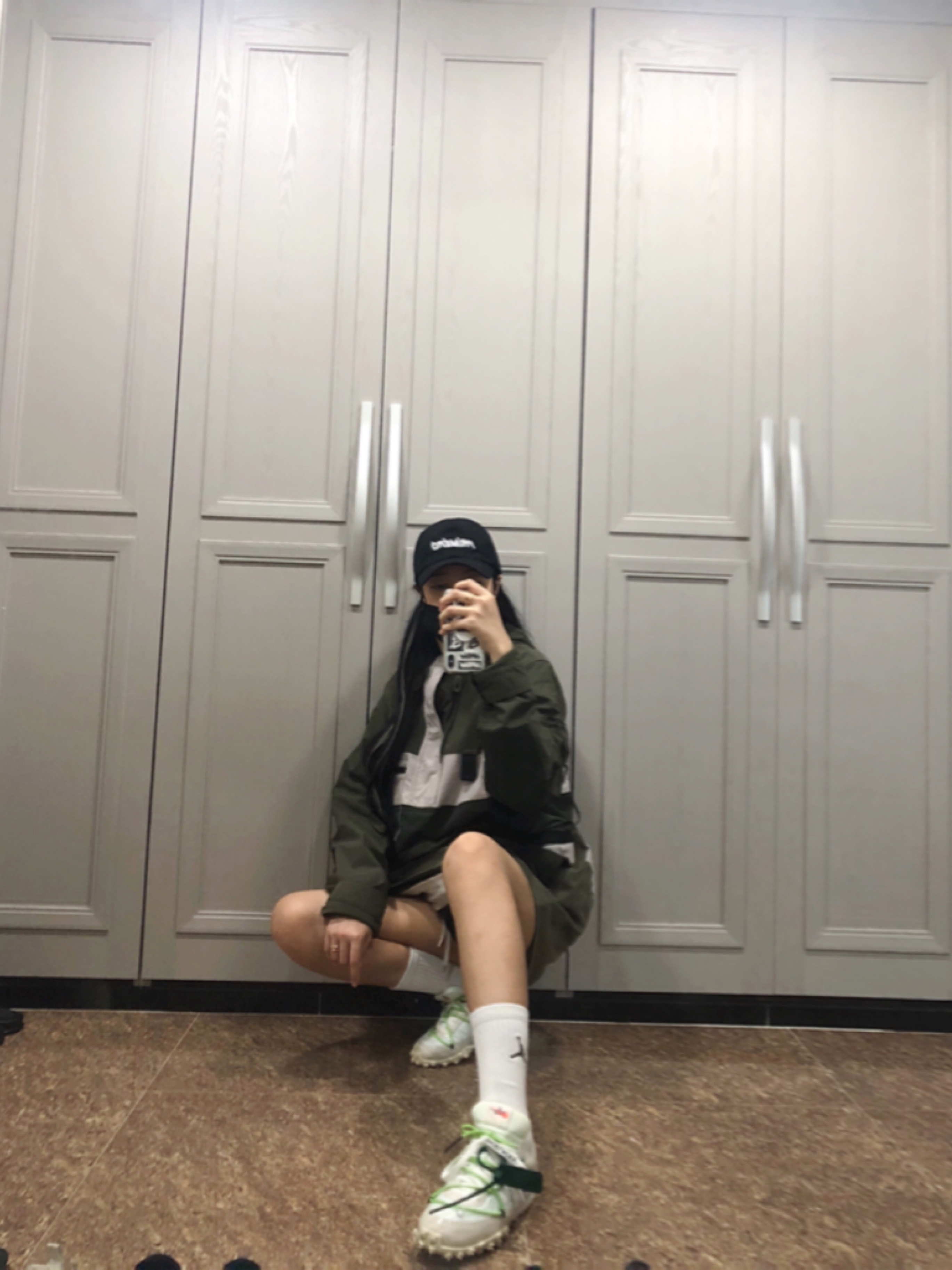 Nike x Off-White Dunk Low University Gold Midnight Navy, Adidas Yeezy Boost 350 V2 Yeezreel - Non-Reflective 착용 스타일 - 5