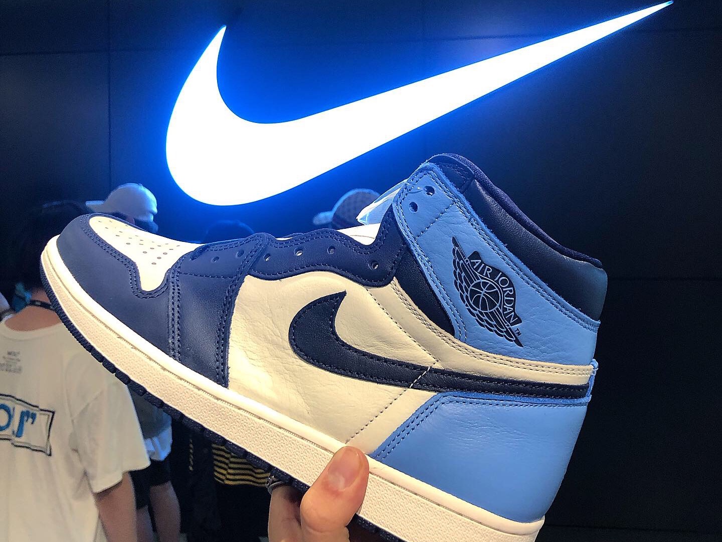 Jordan 1 Retro High Obsidian UNC 착용 스타일 - 1