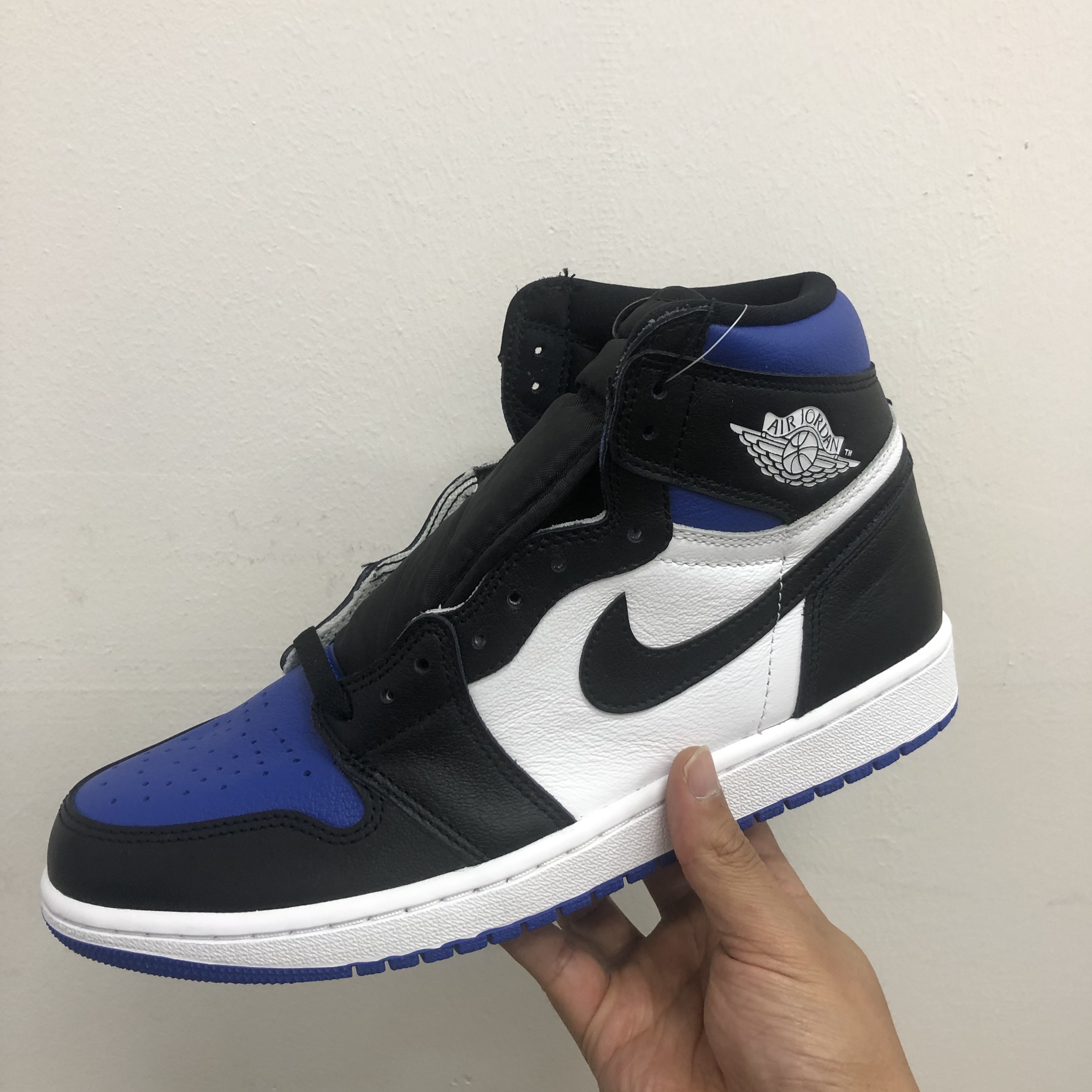 Jordan 1 Retro High OG Royal Toe 착용 스타일