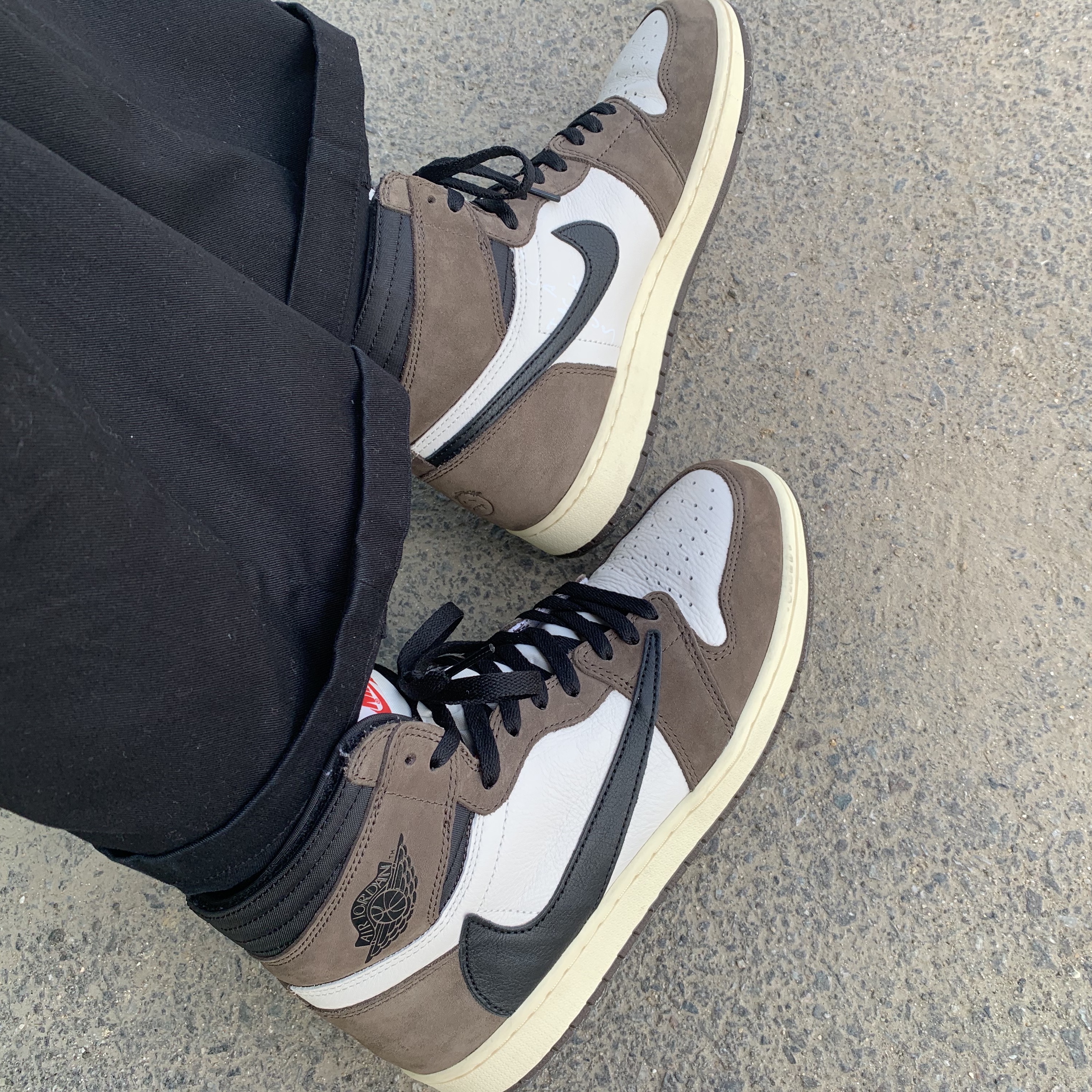 Jordan 1 x Travis Scott Retro High OG SP Mocha 착용 스타일