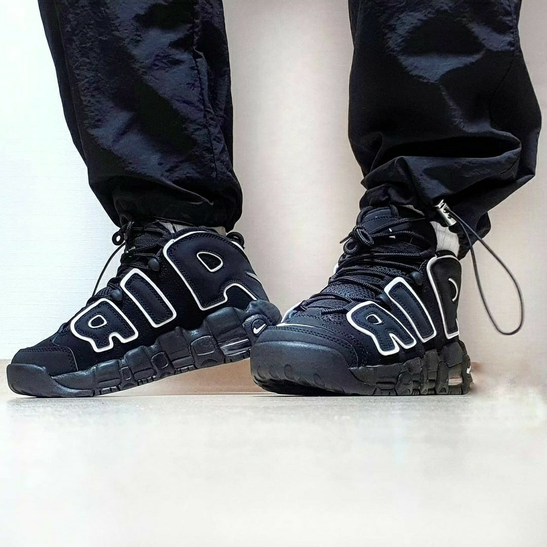 (GS) Nike Air More Uptempo Black White 2016 착용 스타일 - 4