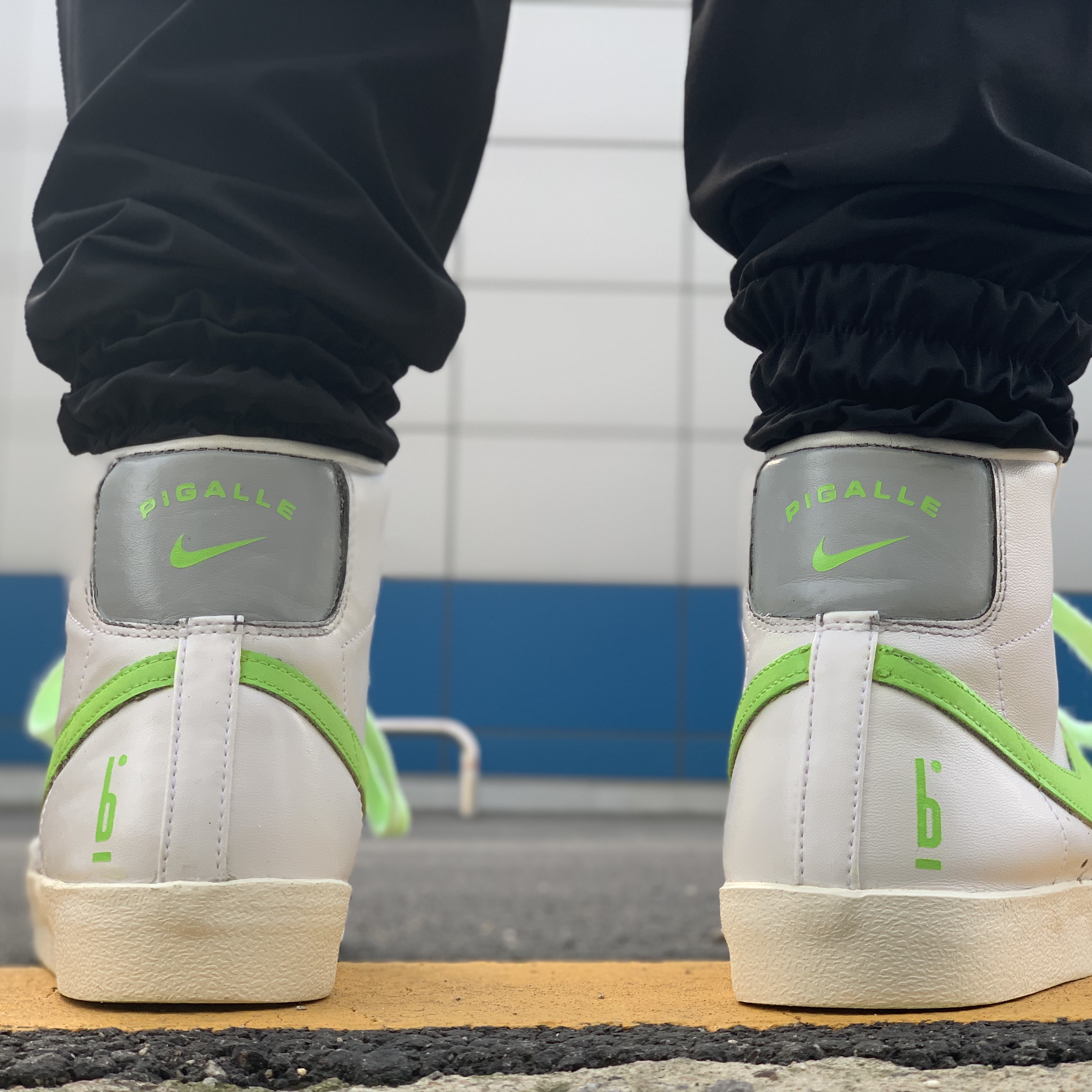 Nike Blazer Mid '77 Vintage White Black 착용 스타일 - 2