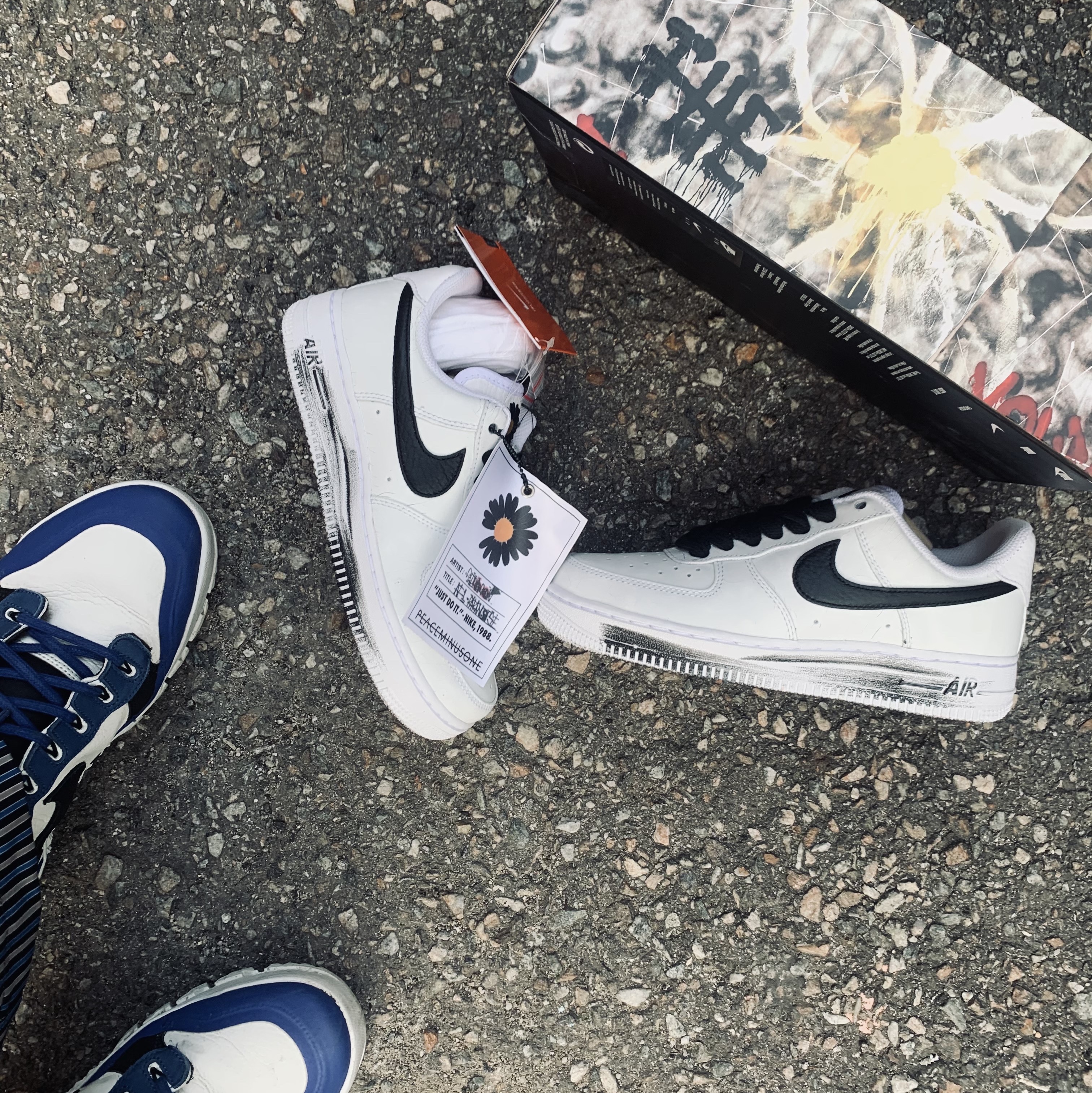 Nike x Undercover SFB Jungle Dunk White, Nike x Peaceminusone Air Force 1 Low Para-Noise 2.0 착용 스타일