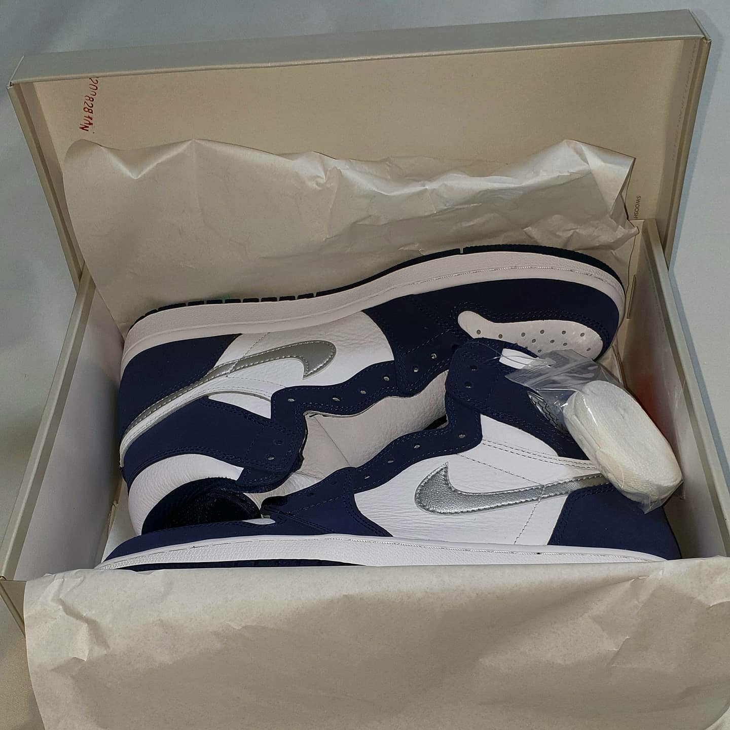 Jordan 1 Retro High OG CO.JP Midnight Navy 착용 스타일