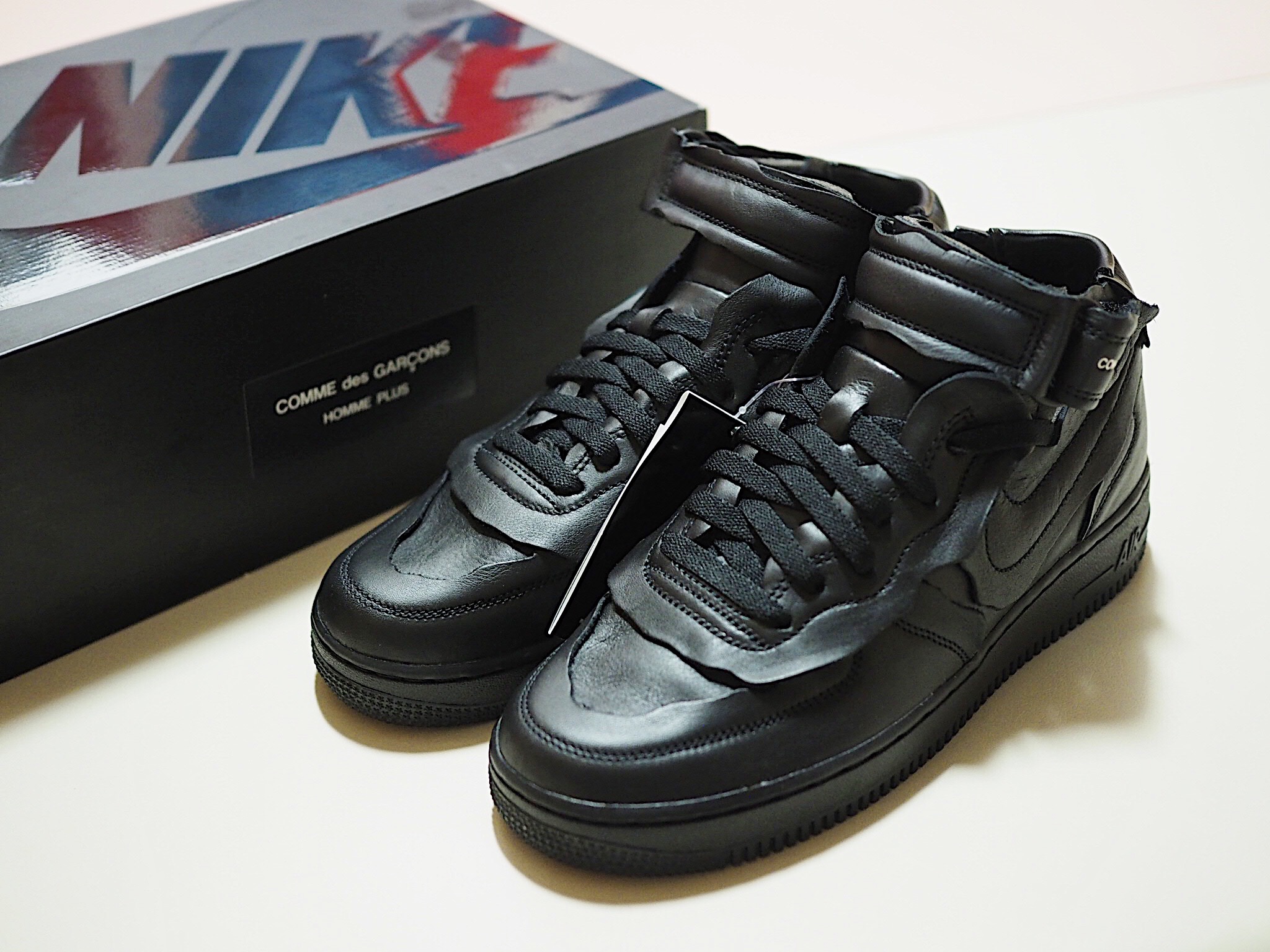 Nike x Comme des Garcons Homme Plus Air Force Mid Black 착용 스타일 - 2