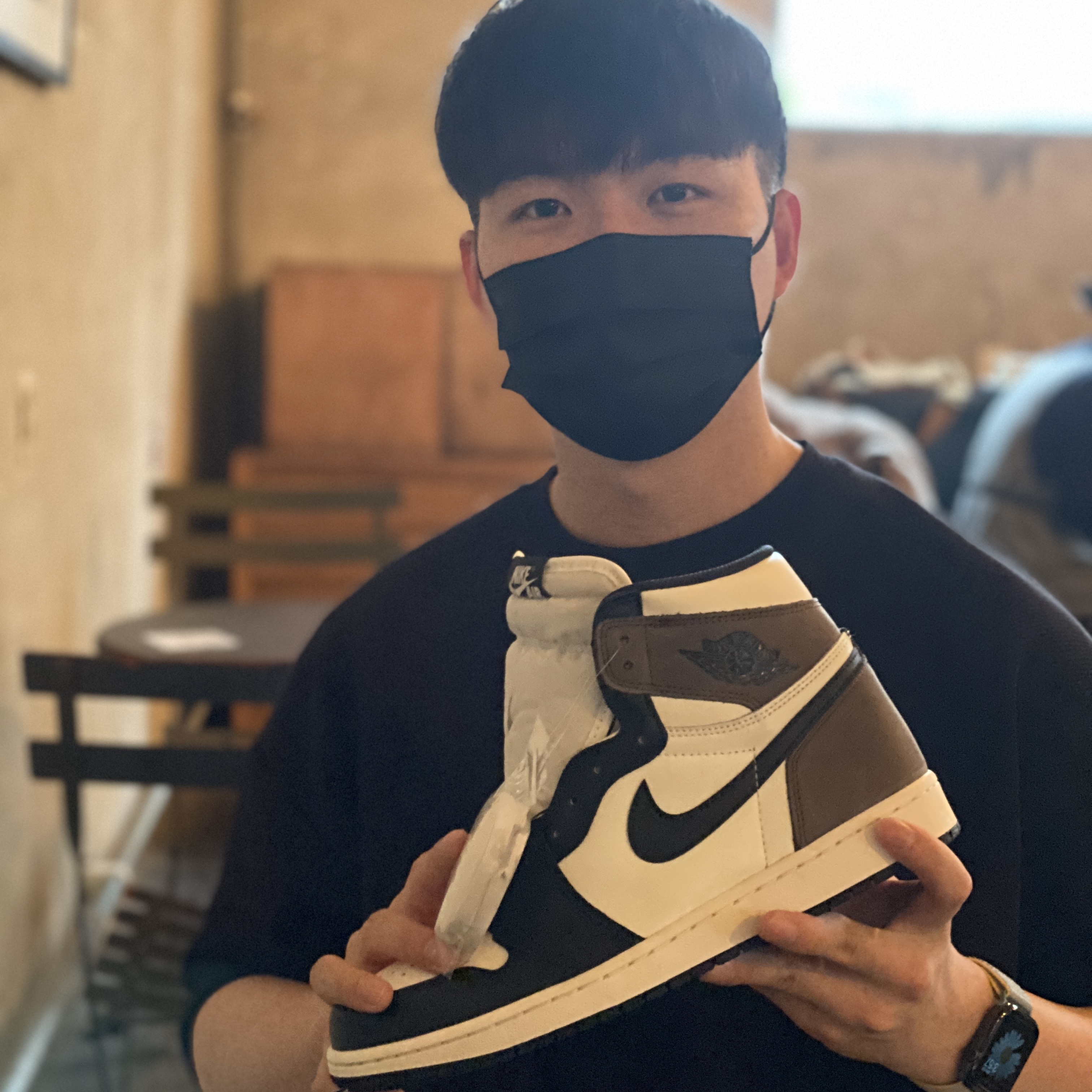 Jordan 1 Retro High OG Black Mocha 착용 스타일